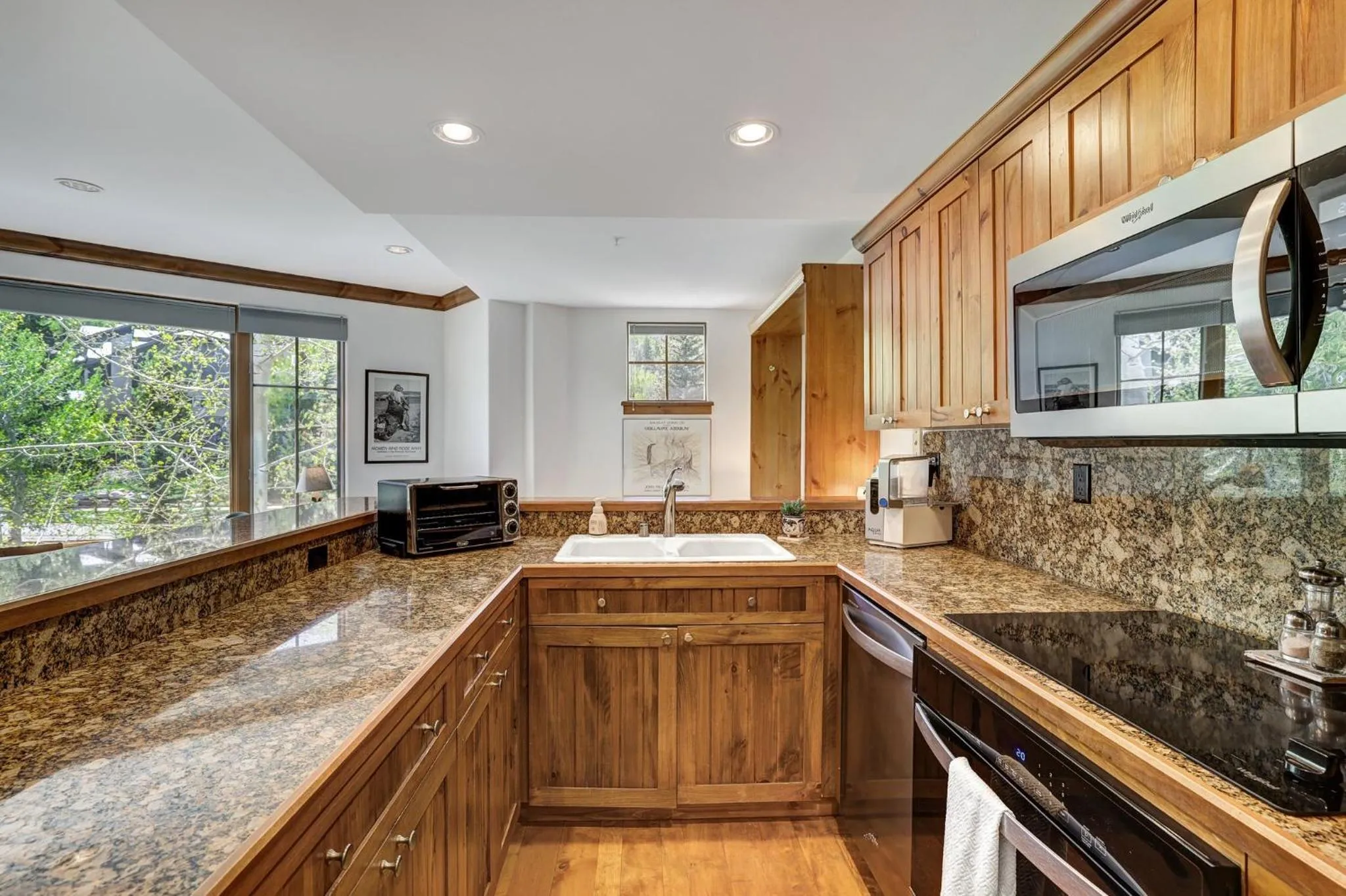 Communal kitchen in Elkhorn Lodge