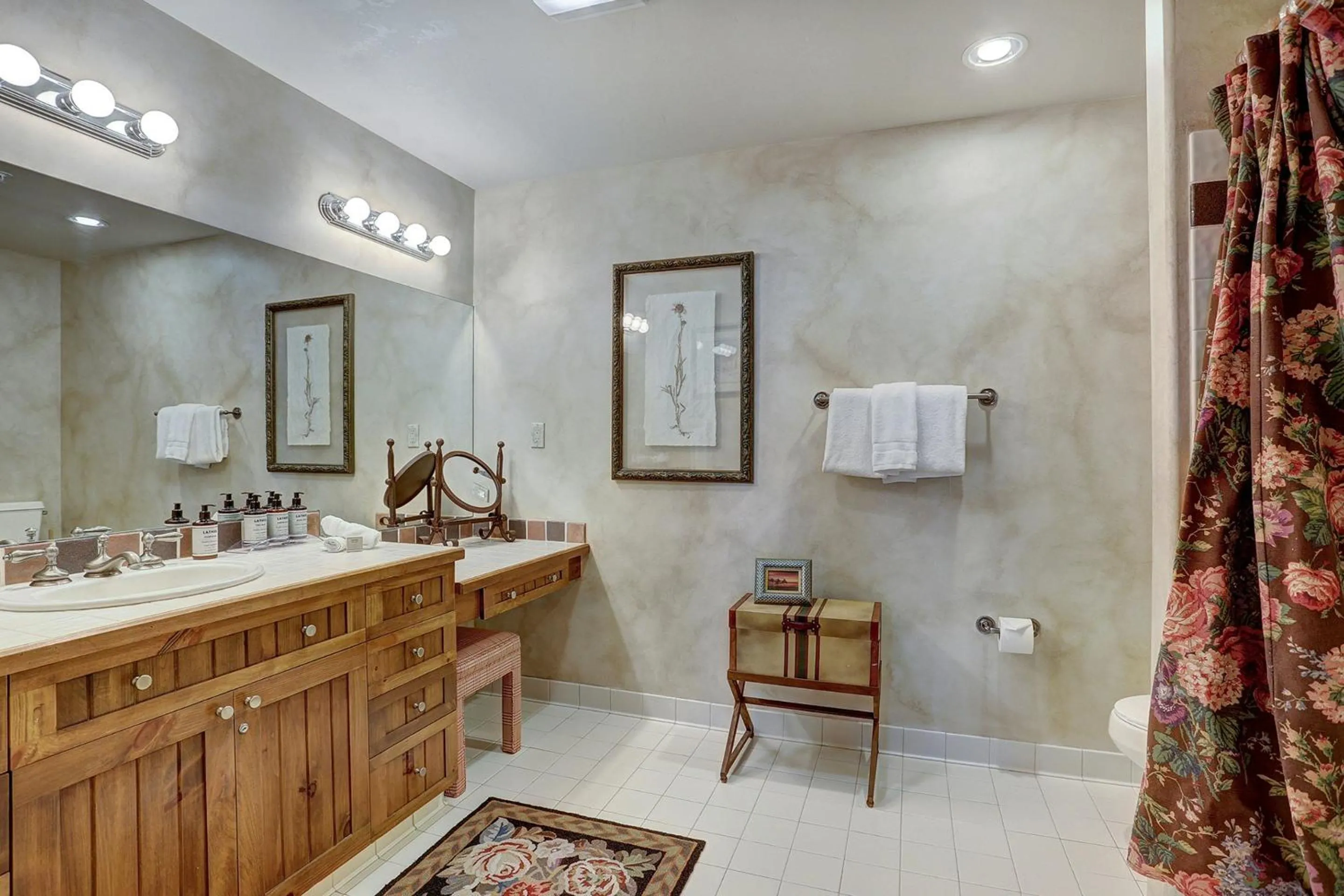 Bathroom in Elkhorn Lodge, A Vail Resorts Property