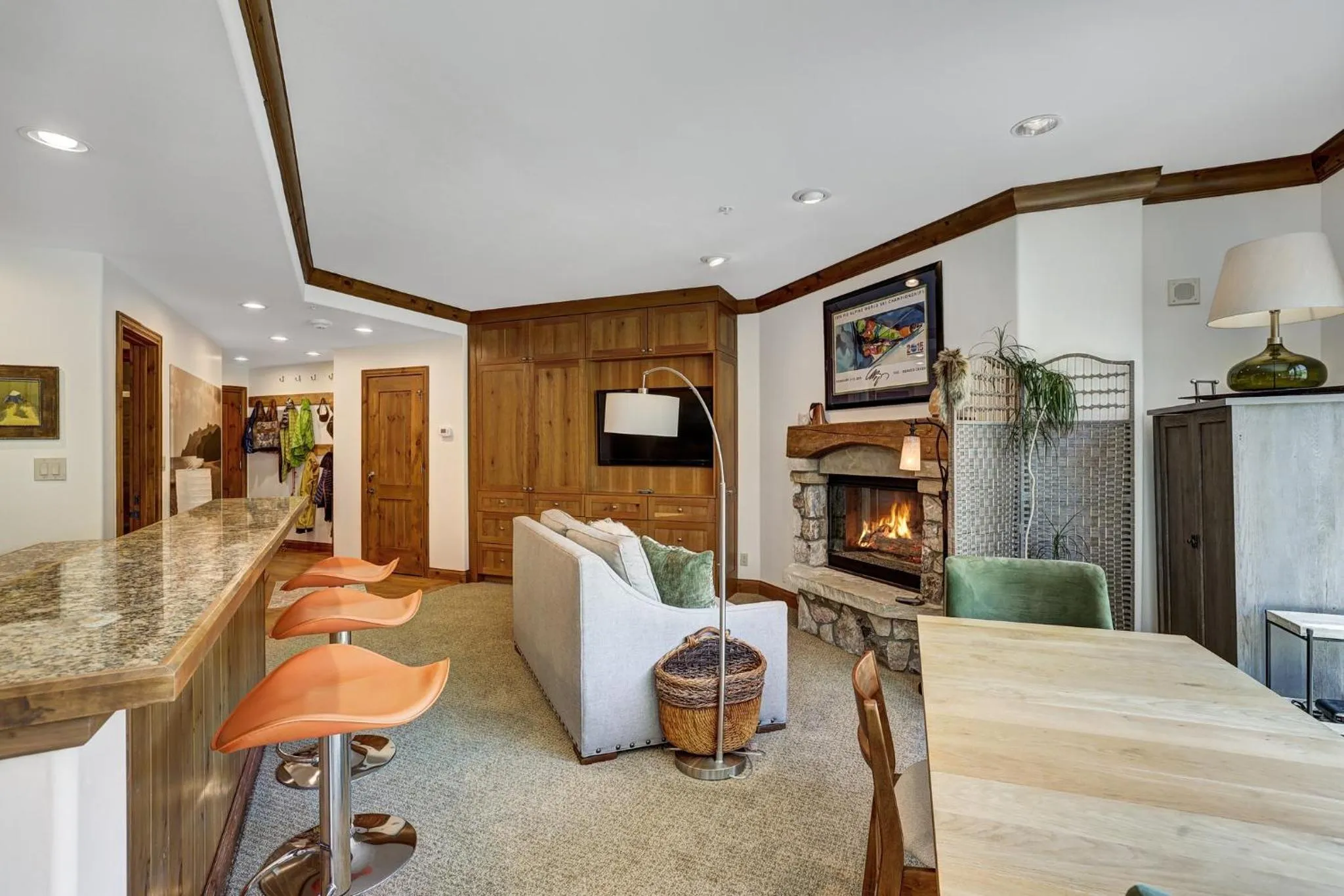 Living room in Elkhorn Lodge