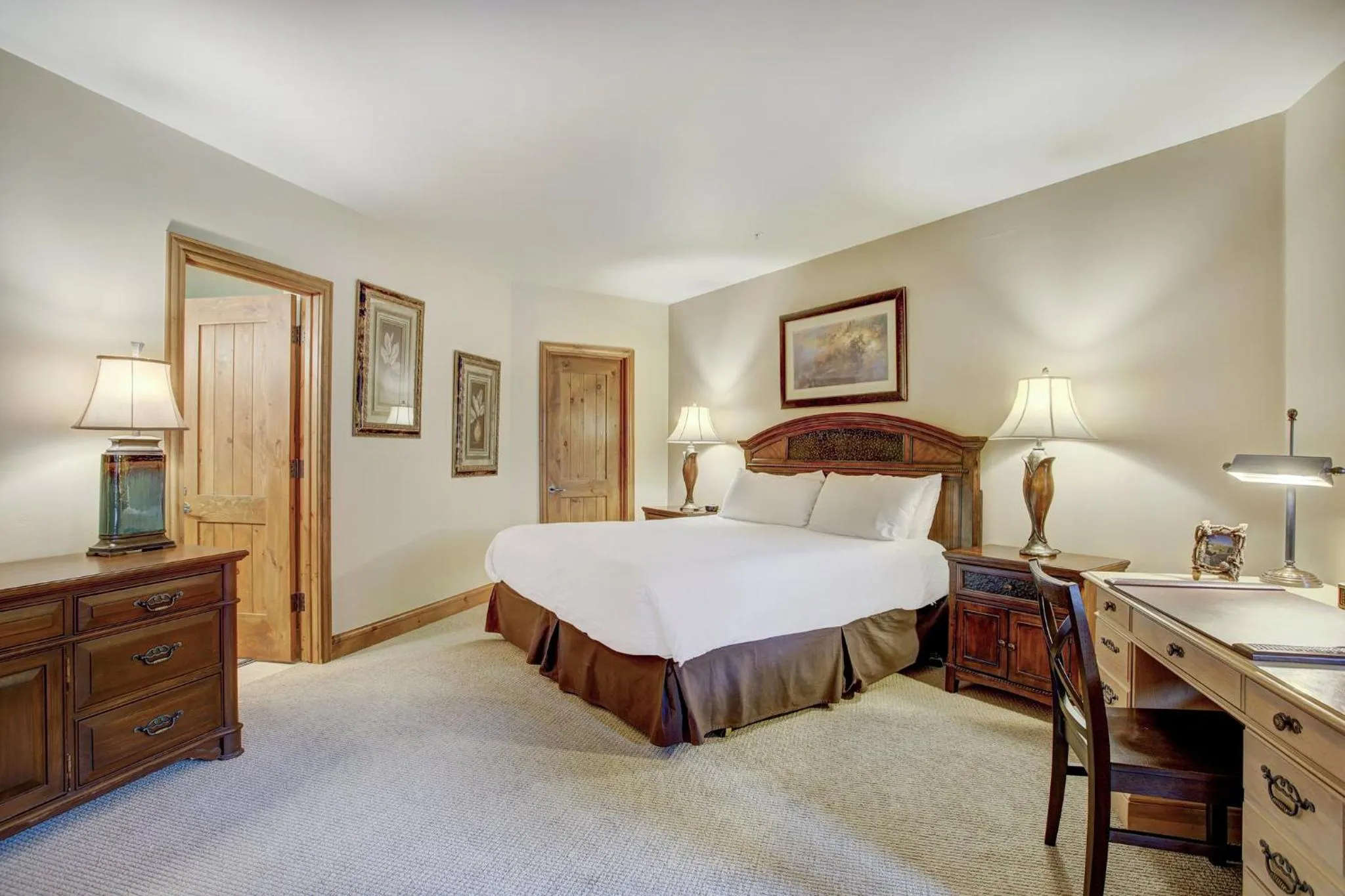 Bedroom, Bed in Elkhorn Lodge