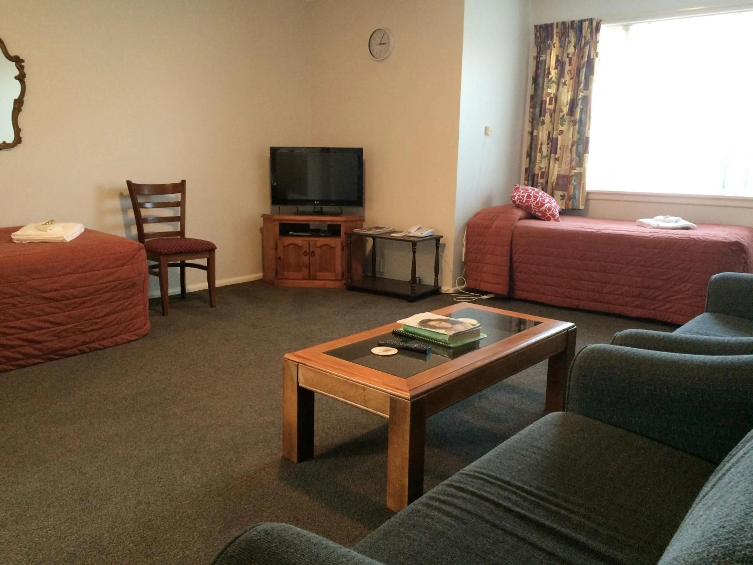 Living room in Earnslaw Motel