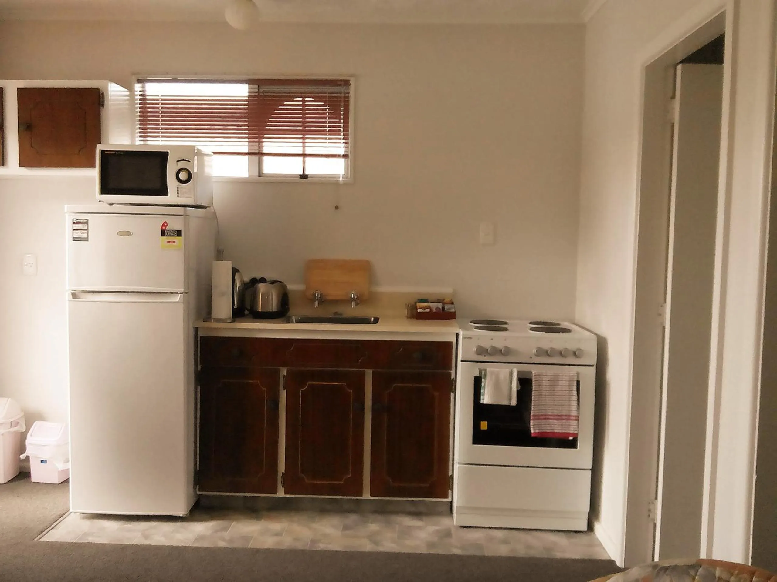 Kitchen or kitchenette in Earnslaw Motel