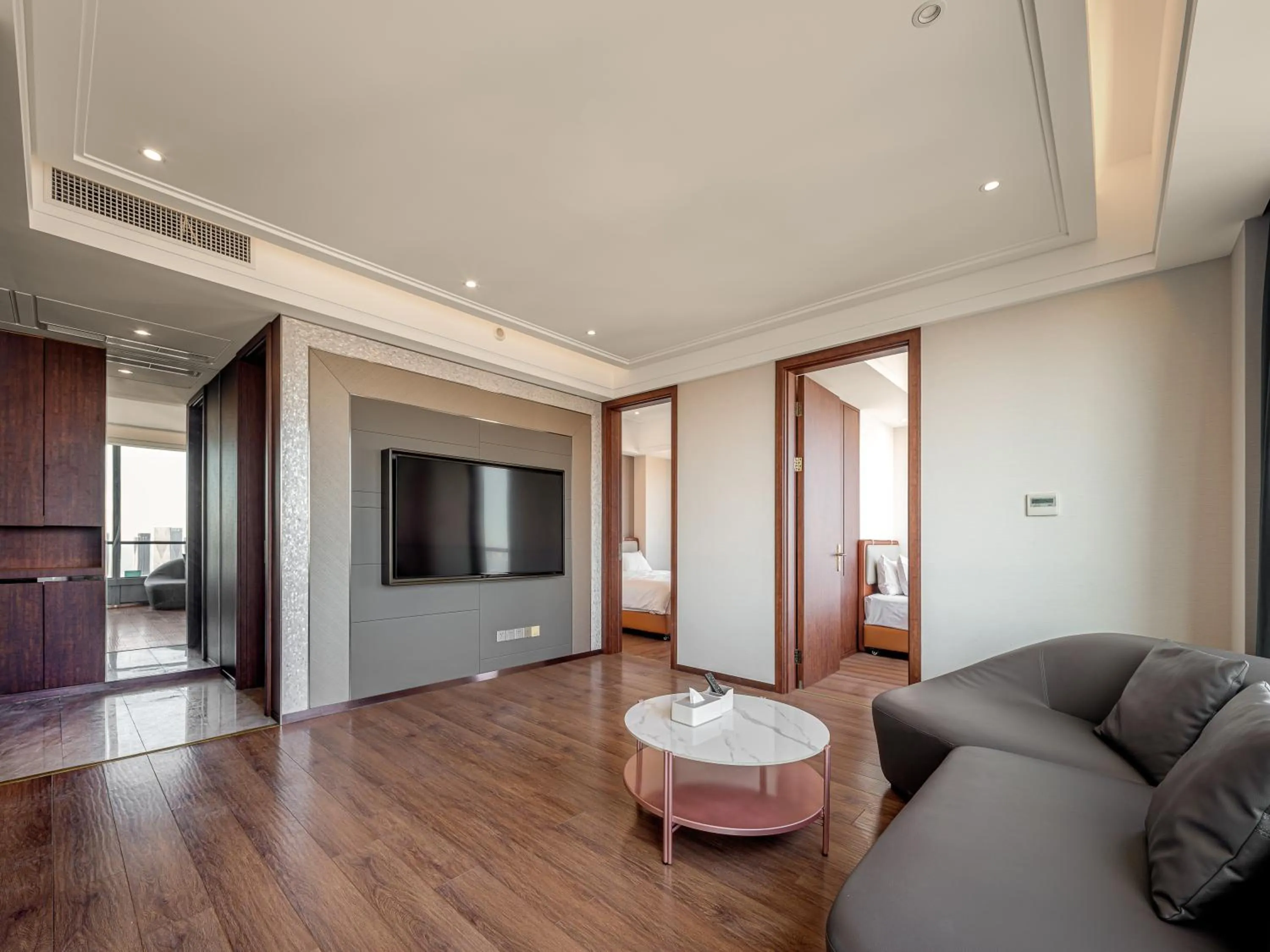 TV and multimedia in Dalian Zhongshan Square Seaview Meilun Hotel