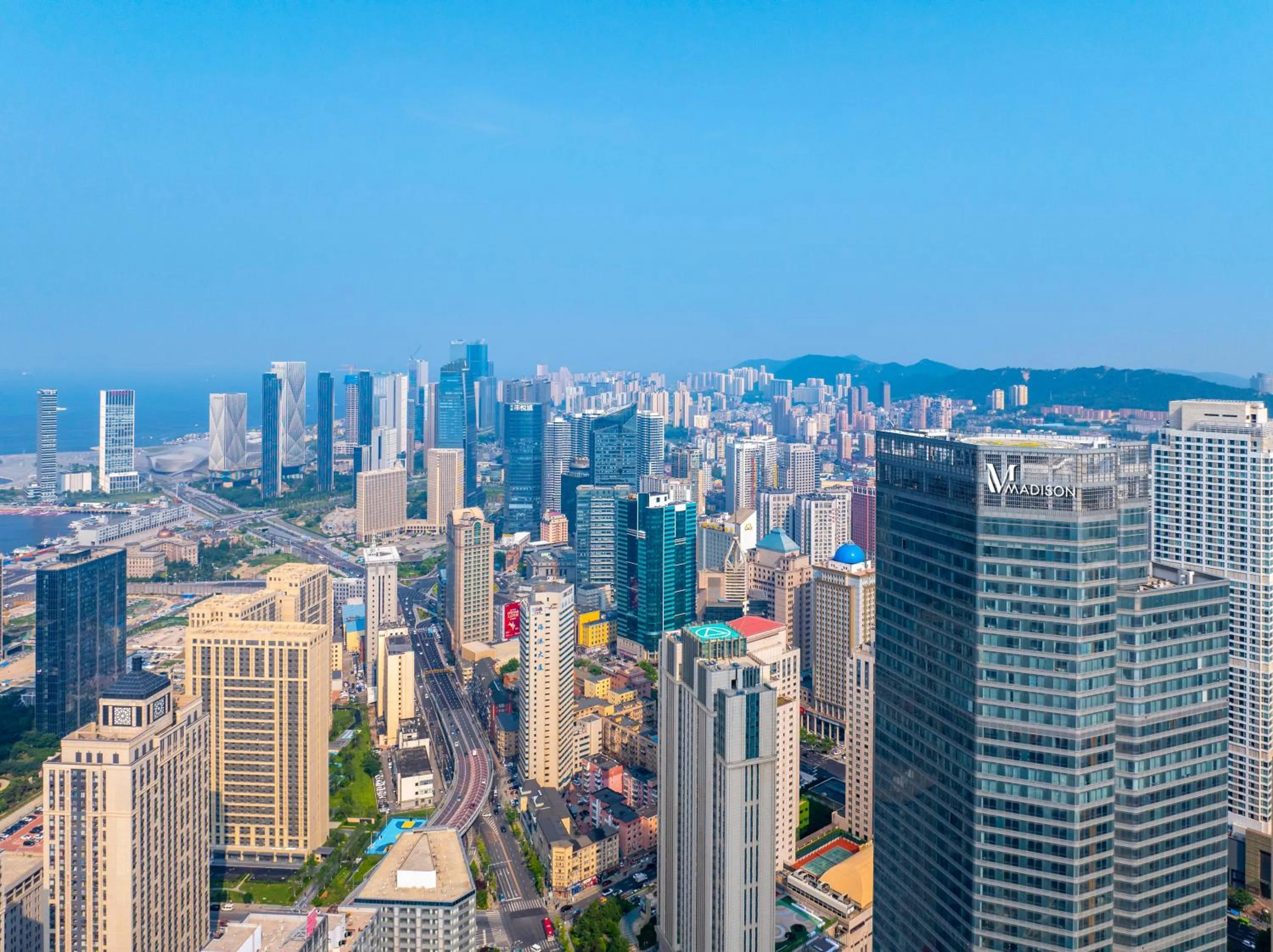 Nearby landmark in Dalian Zhongshan Square Seaview Meilun Hotel