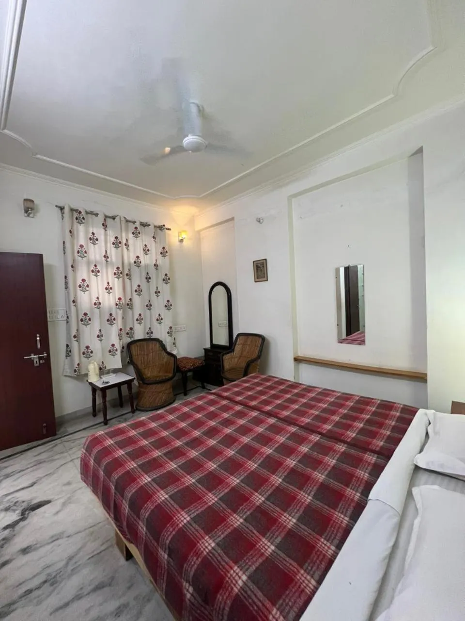 Property building, Bed in Doongri Haveli