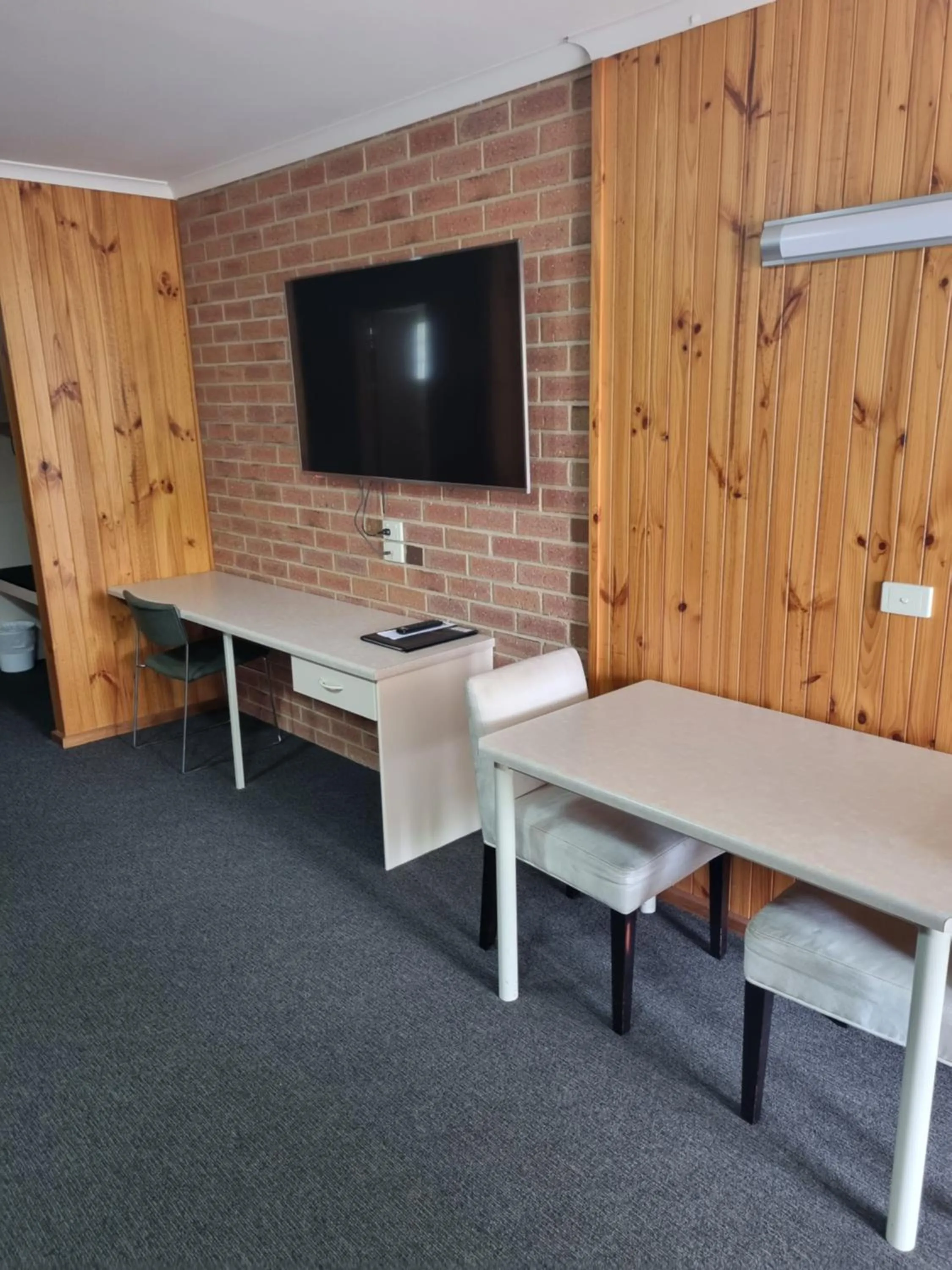Living room in Country Roads Motor Inn Naracoorte