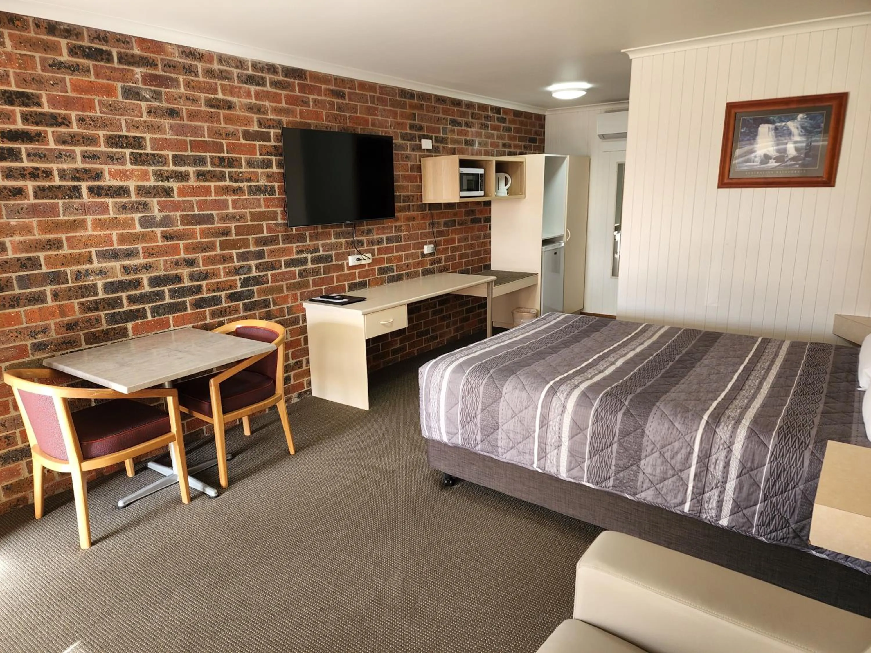 Bed in Country Roads Motor Inn Naracoorte