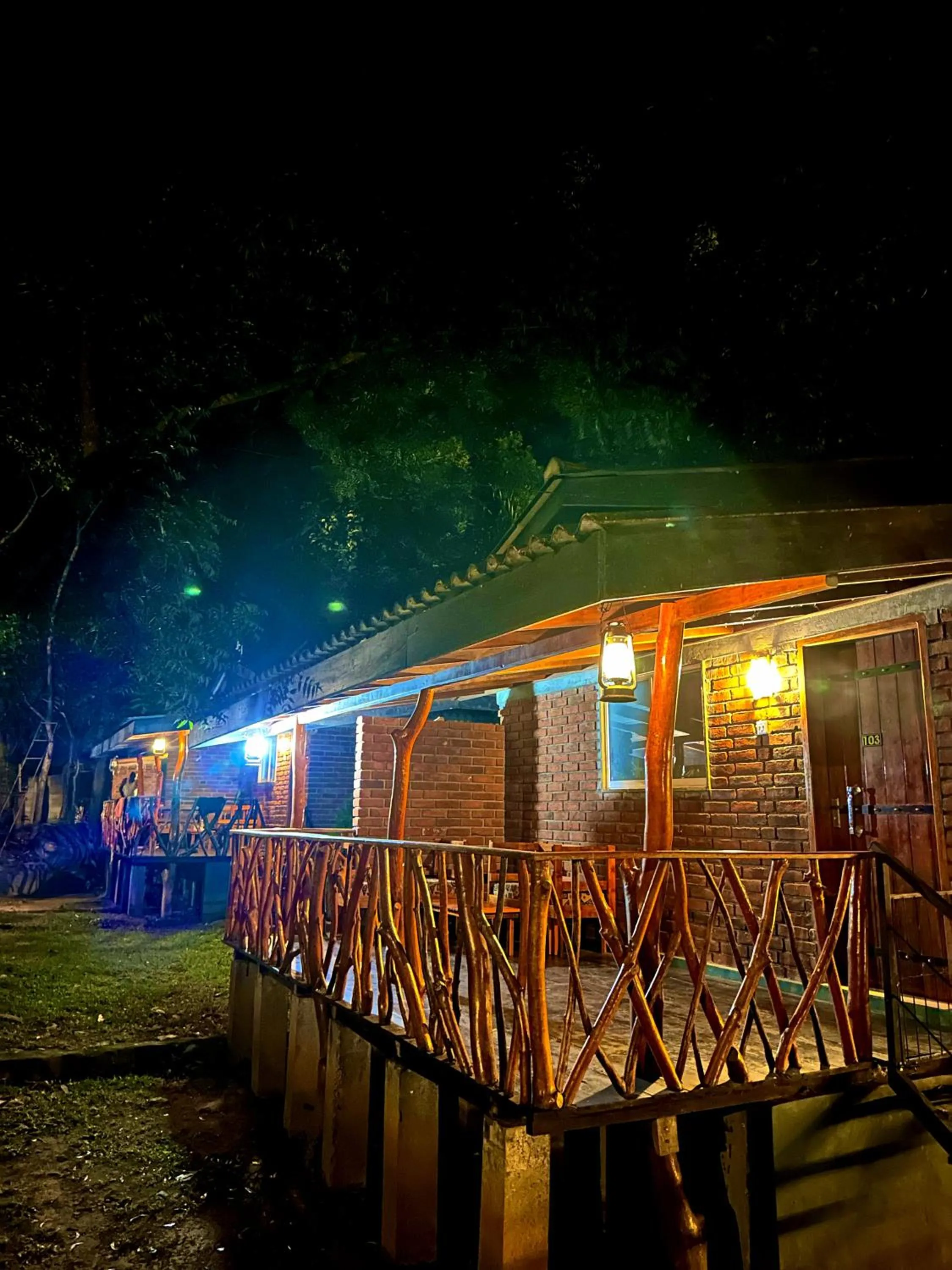 Night in Birds Paradise Inn