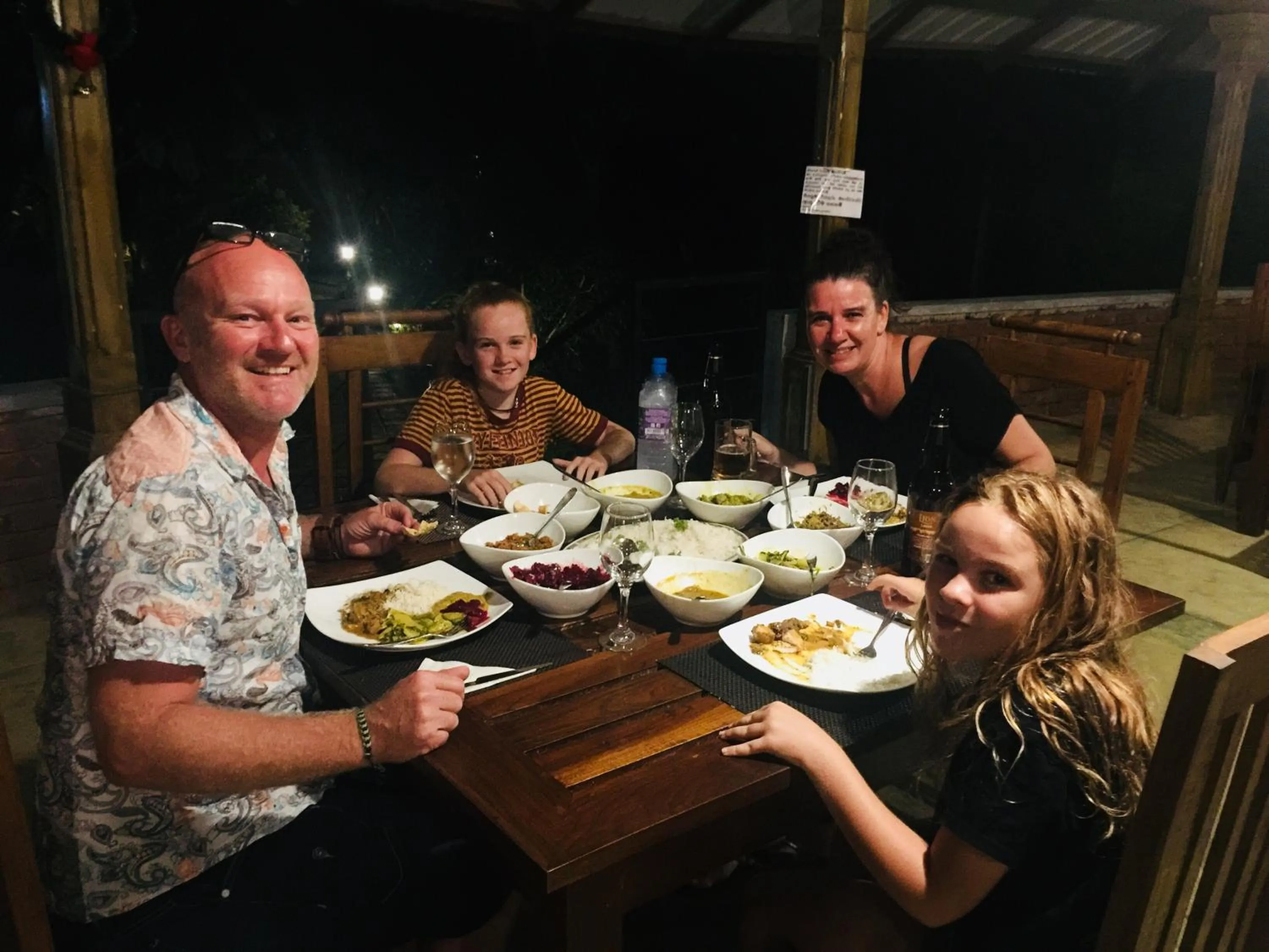 Restaurant/places to eat in Birds Paradise Inn