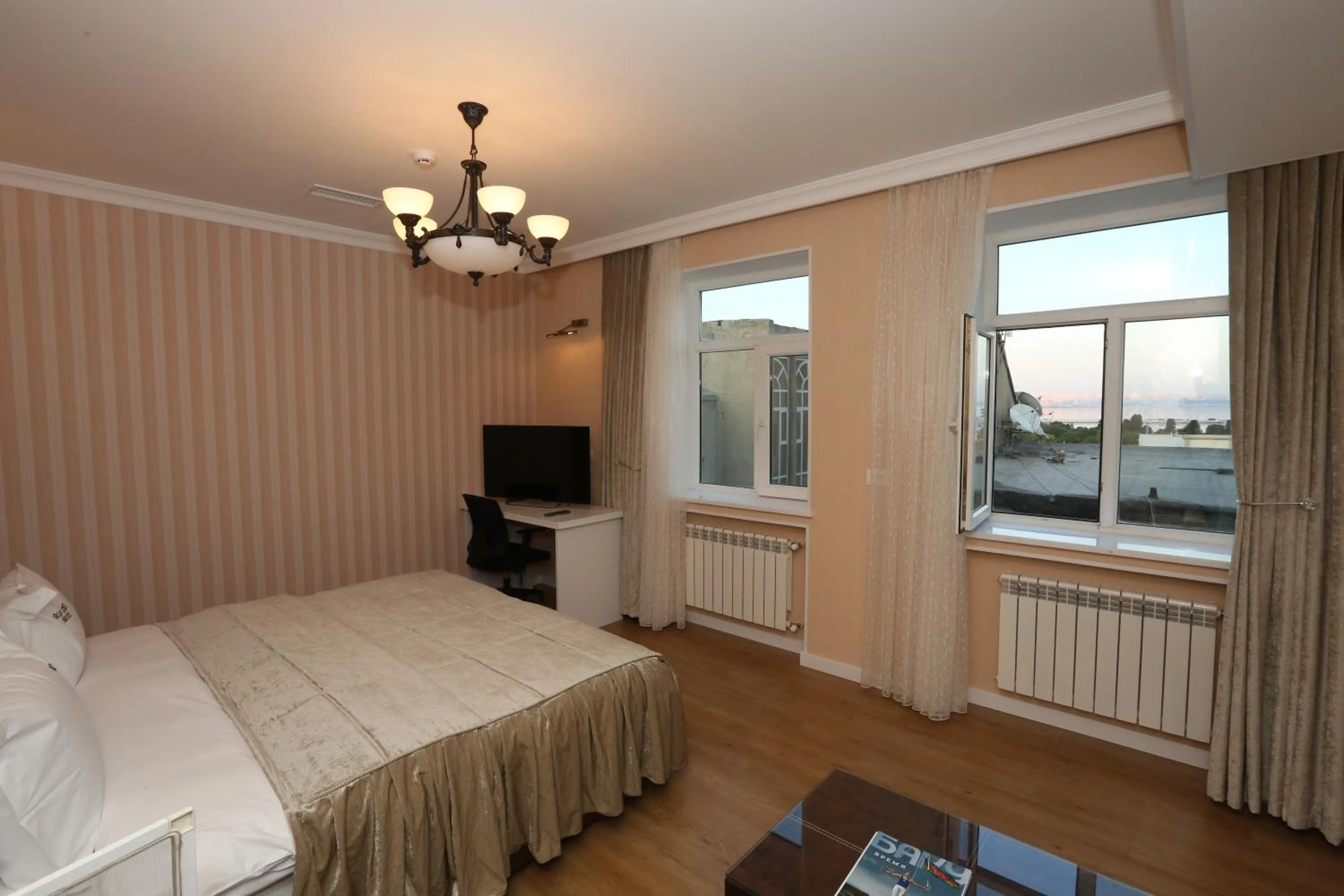 Photo of the whole room, Bed in Old Street Boutique Hotel