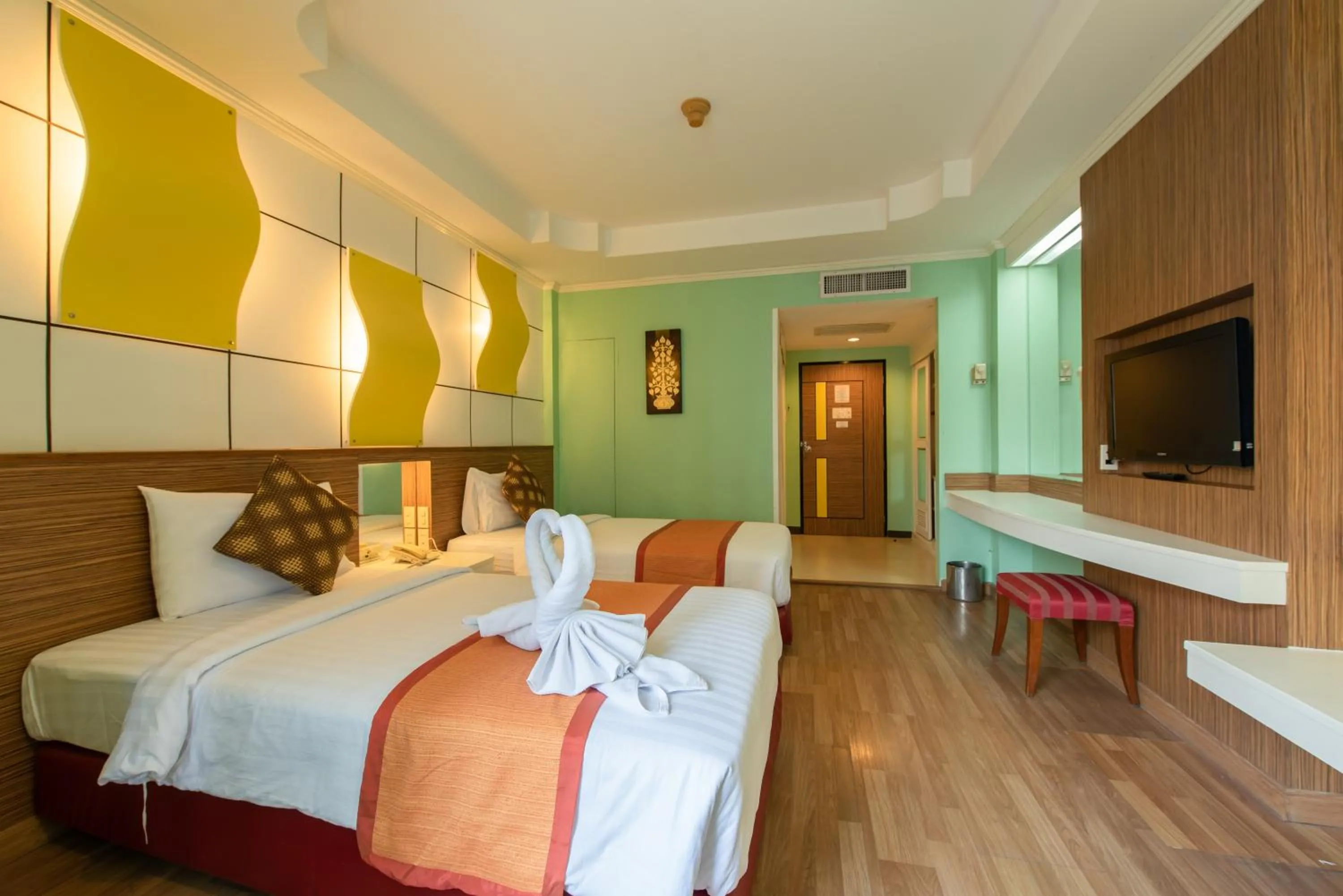 Photo of the whole room, Bed in Caesar Palace Hotel