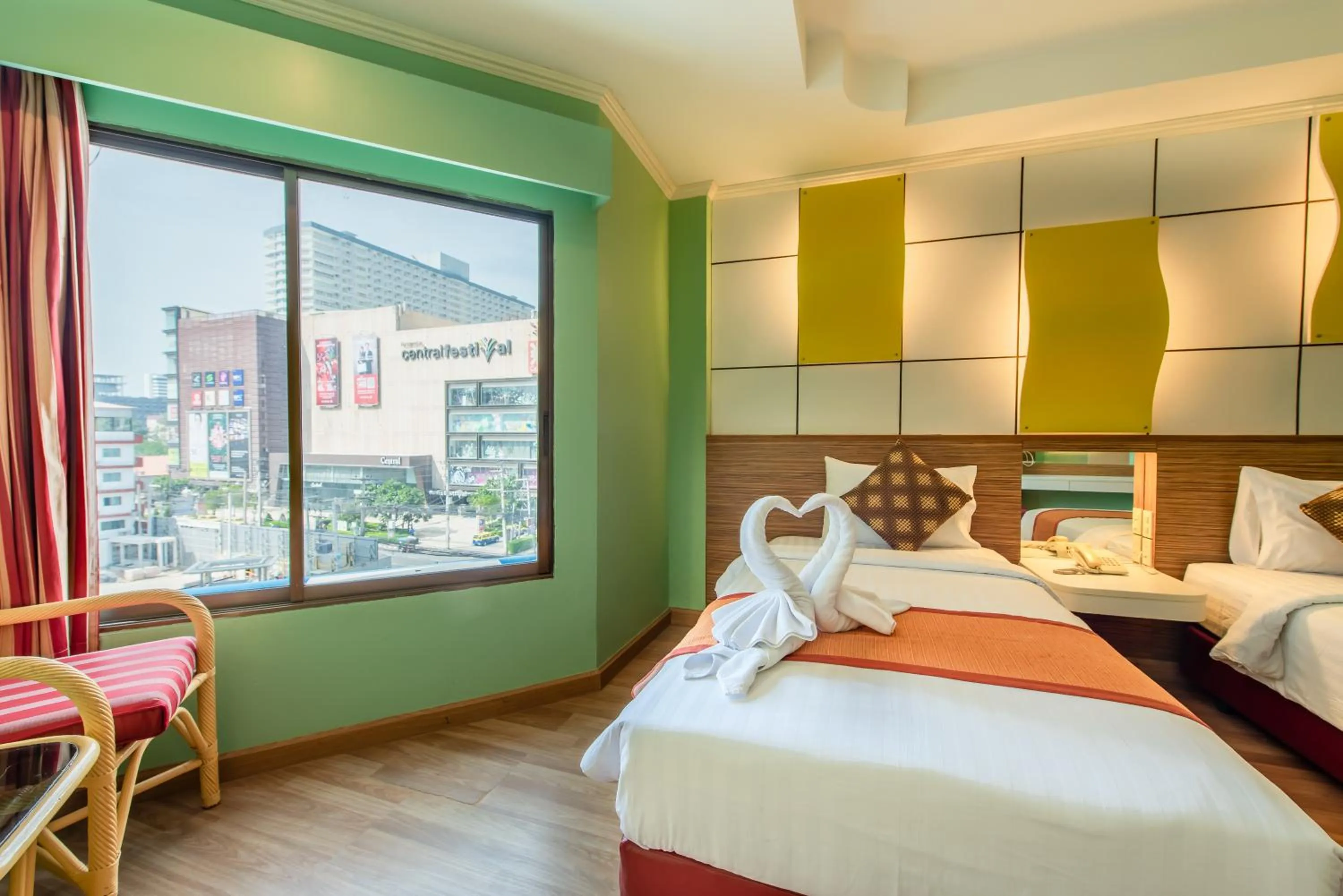 Photo of the whole room, Bed in Caesar Palace Hotel