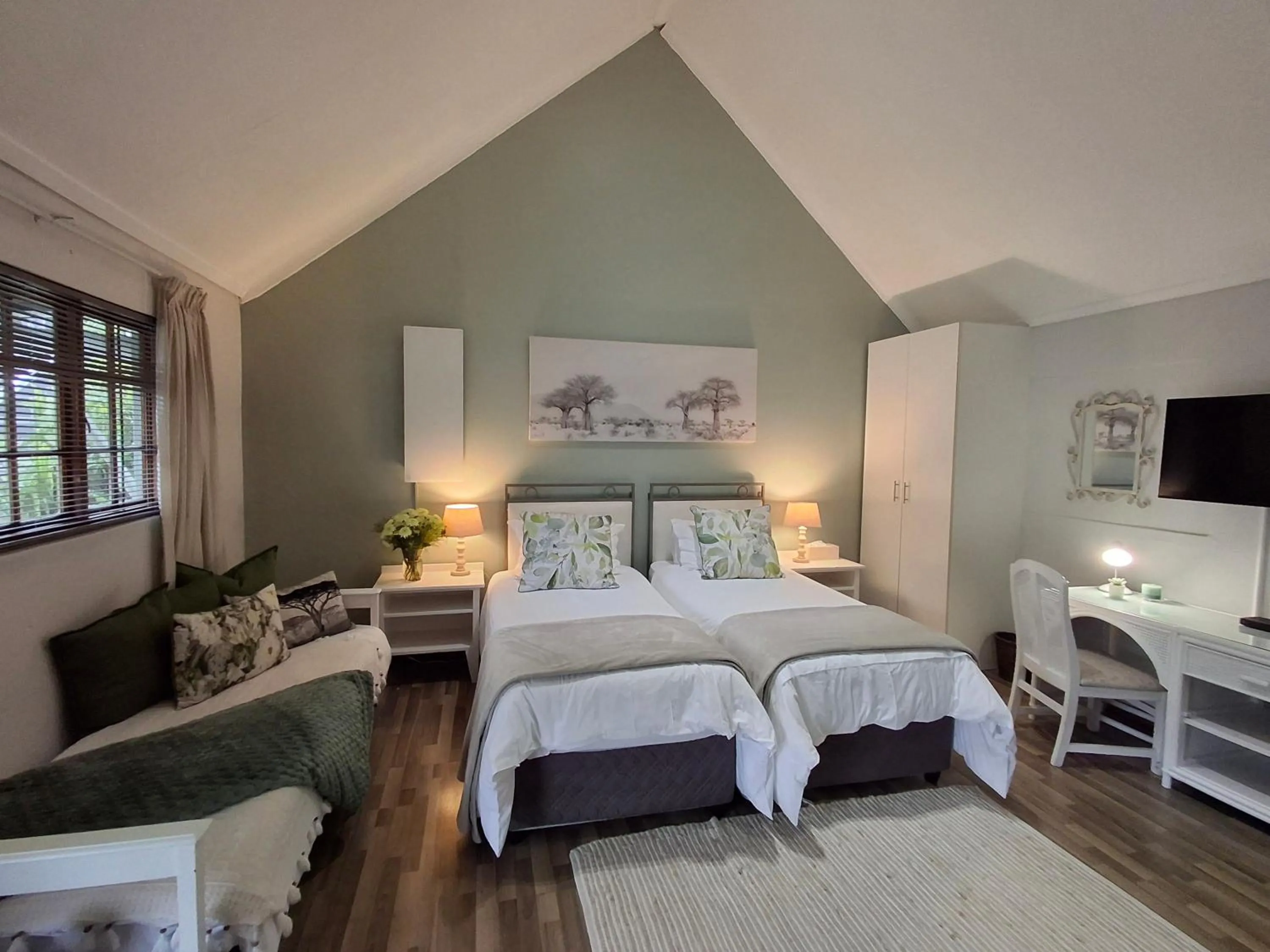 Photo of the whole room, Bed in Apartment 7 On Oakleigh