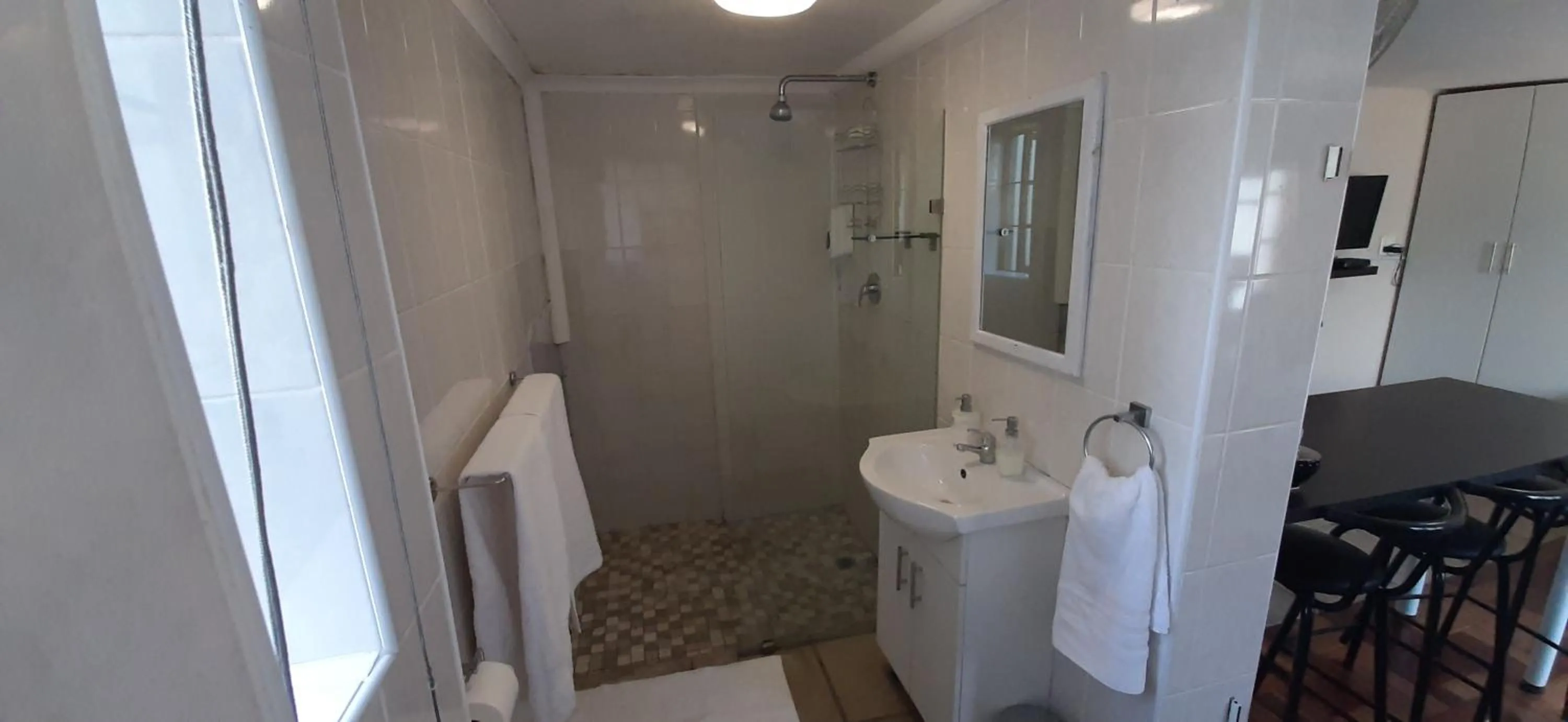 Bathroom in Apartment 7 On Oakleigh