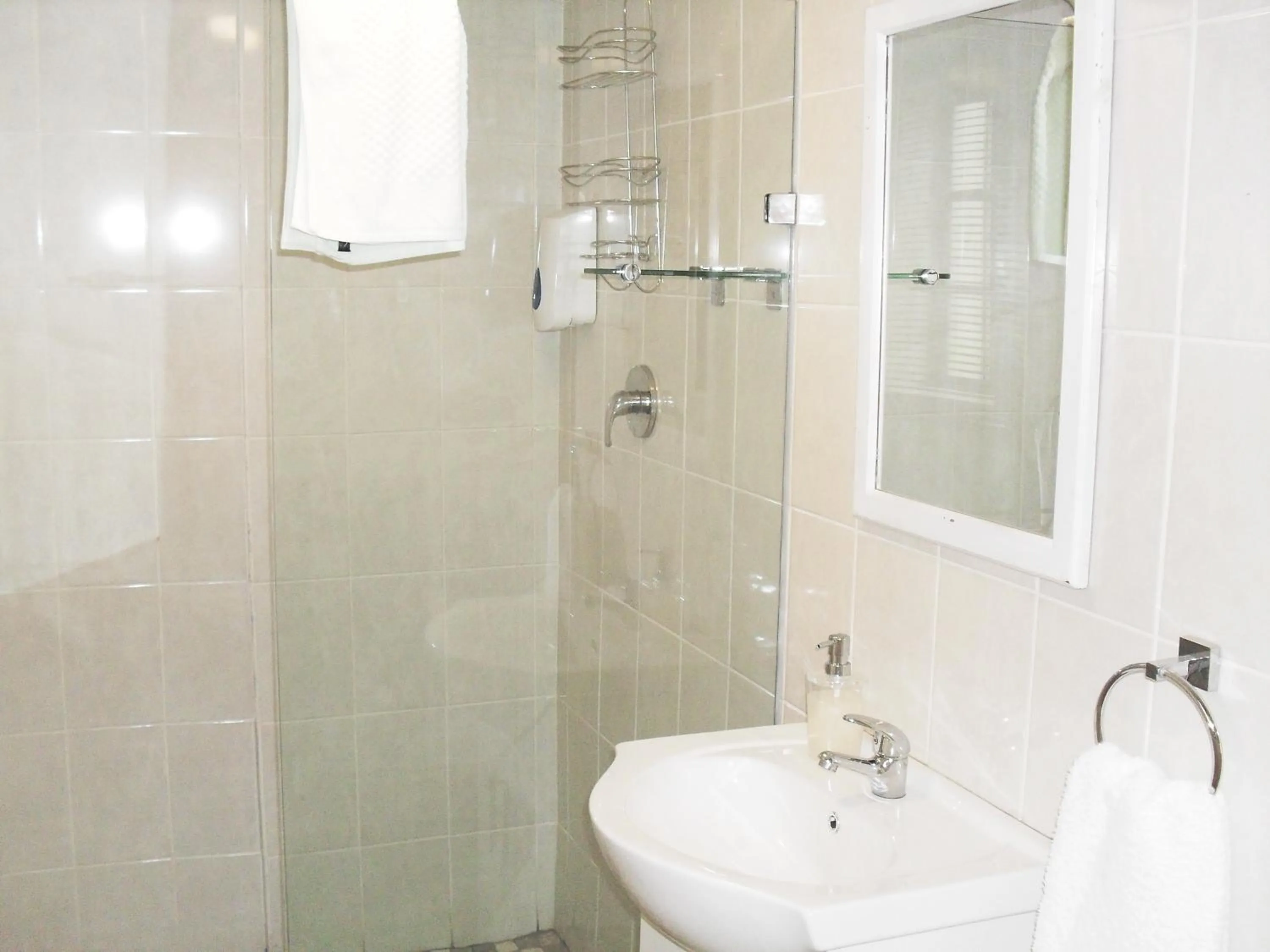 Bathroom in Apartment 7 On Oakleigh