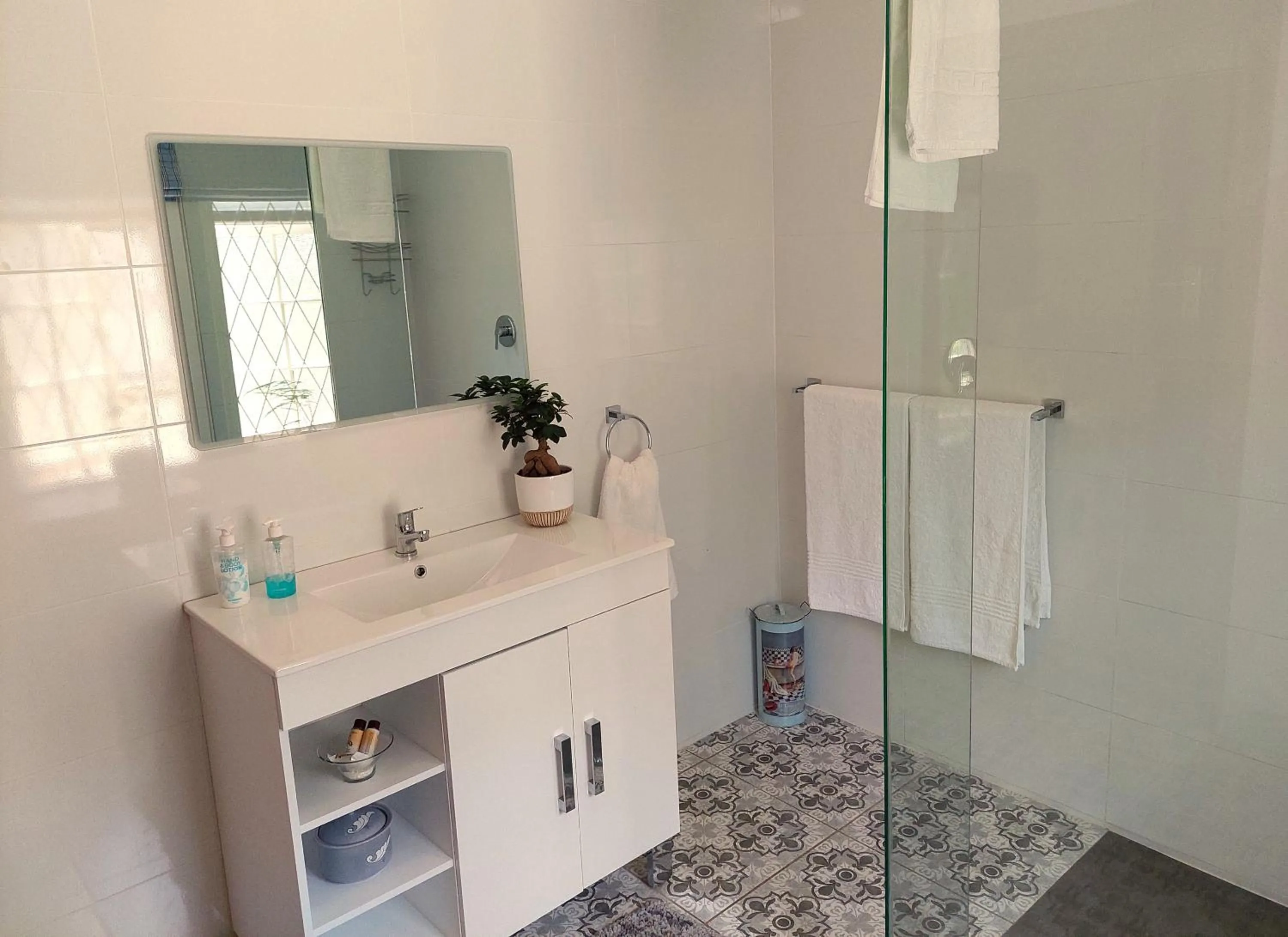 Bathroom in Apartment 7 On Oakleigh