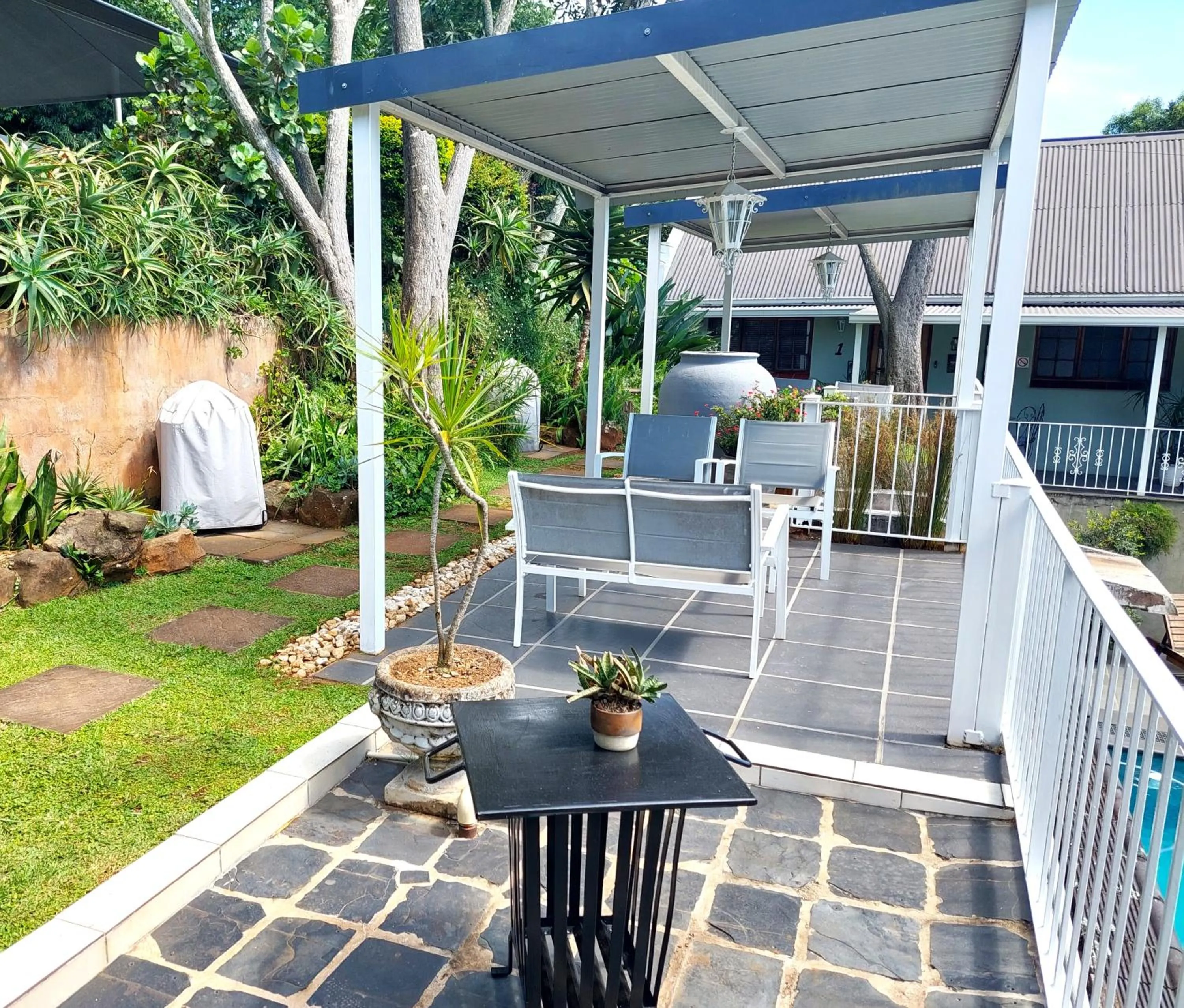 Patio in Apartment 7 On Oakleigh