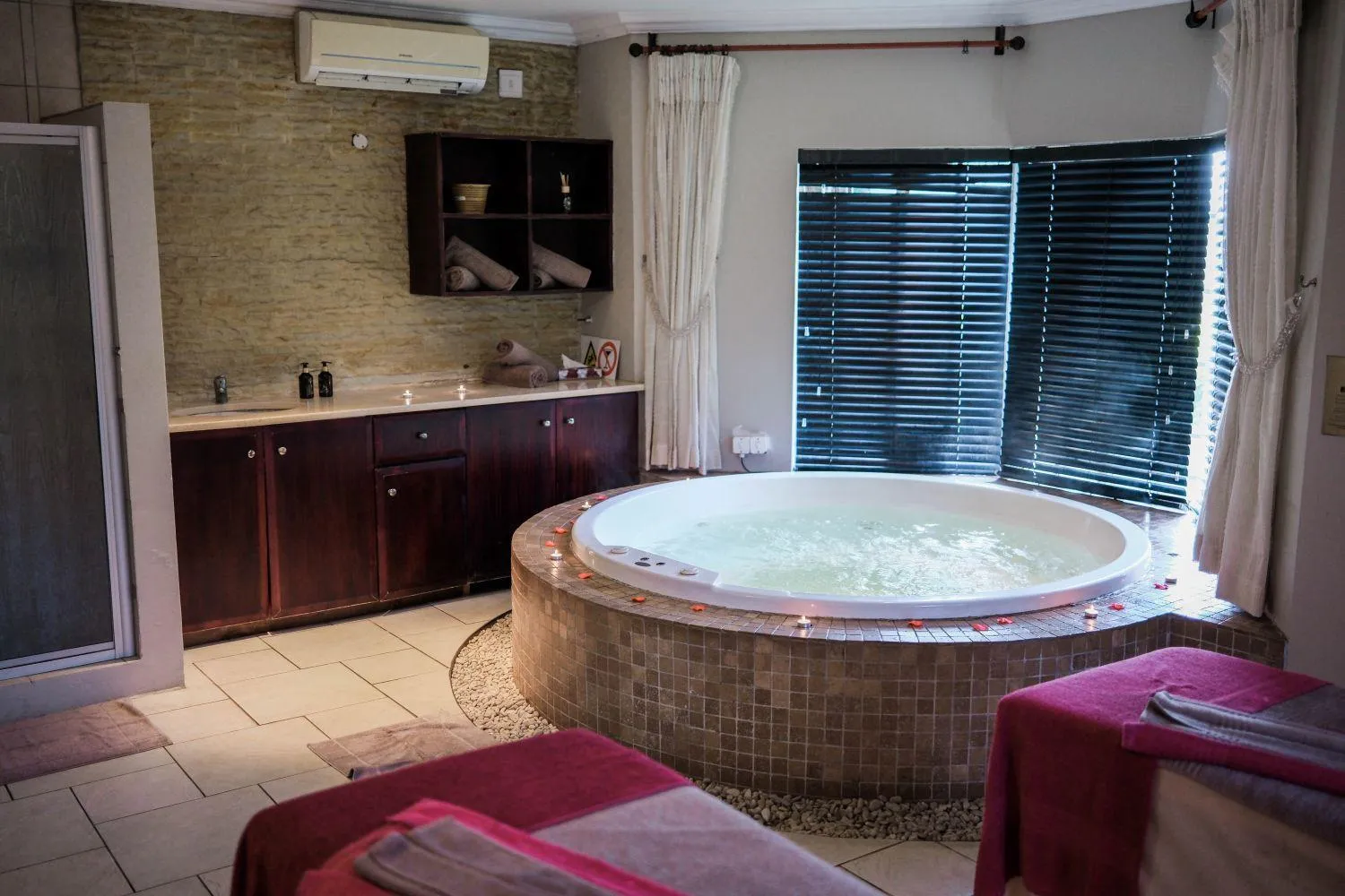 Spa and wellness centre/facilities, Bed in Glenburn Lodge & Spa
