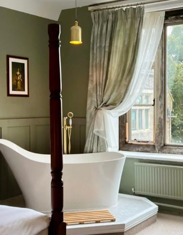 Bathroom, Bed in Simonstone Hall Hotel