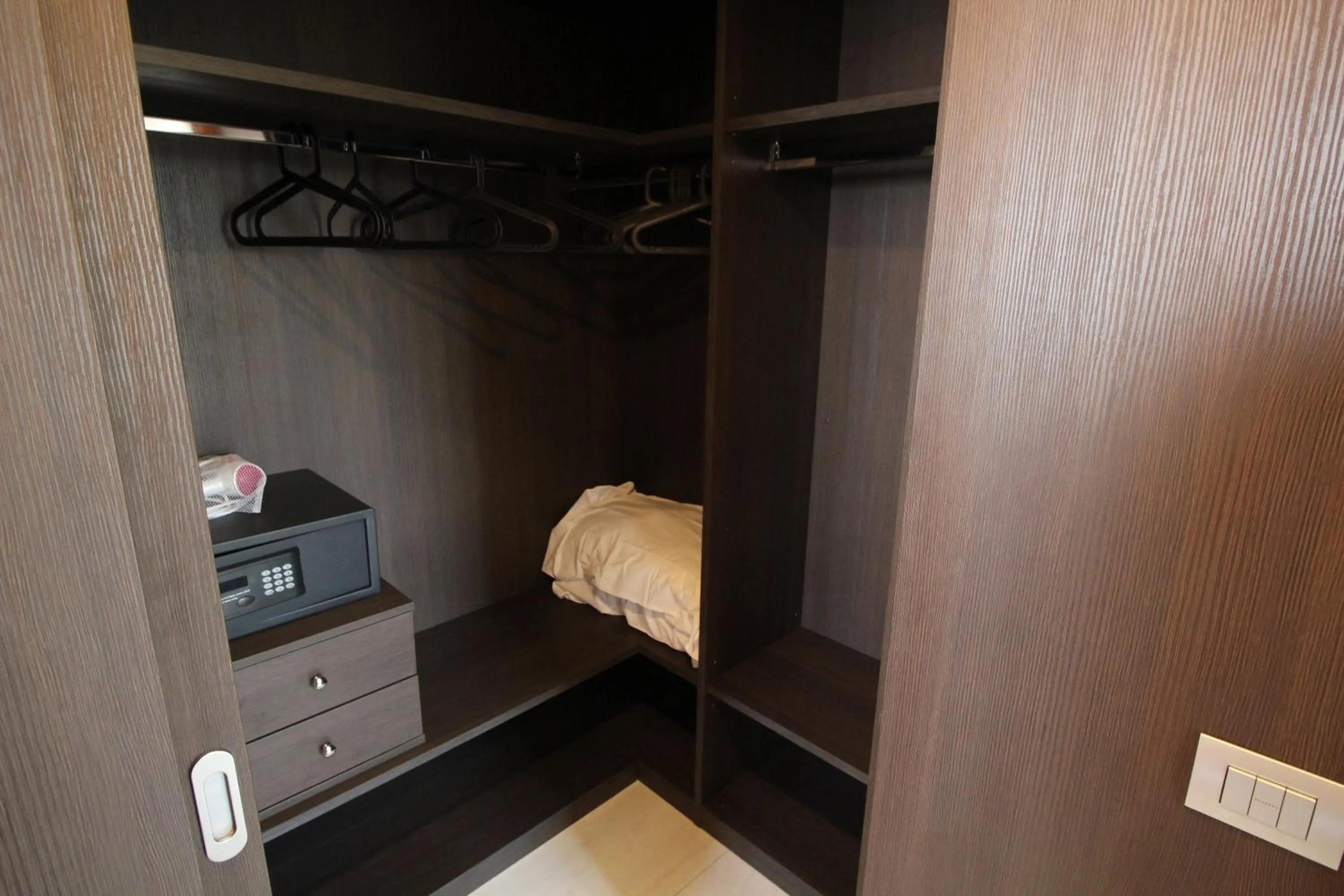 Area and facilities in Del Prado