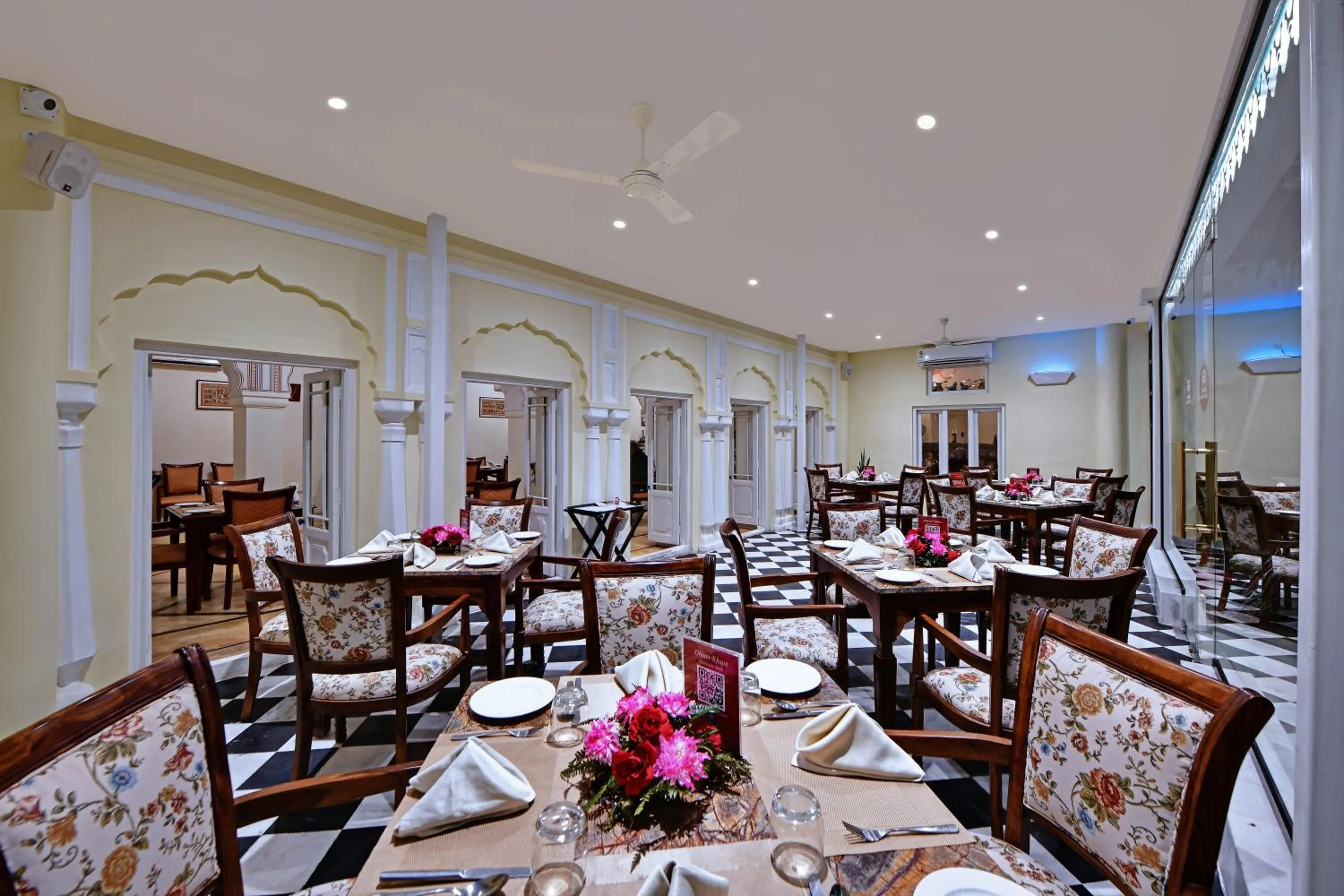 Restaurant/places to eat in WelcomHeritage Ramgarh