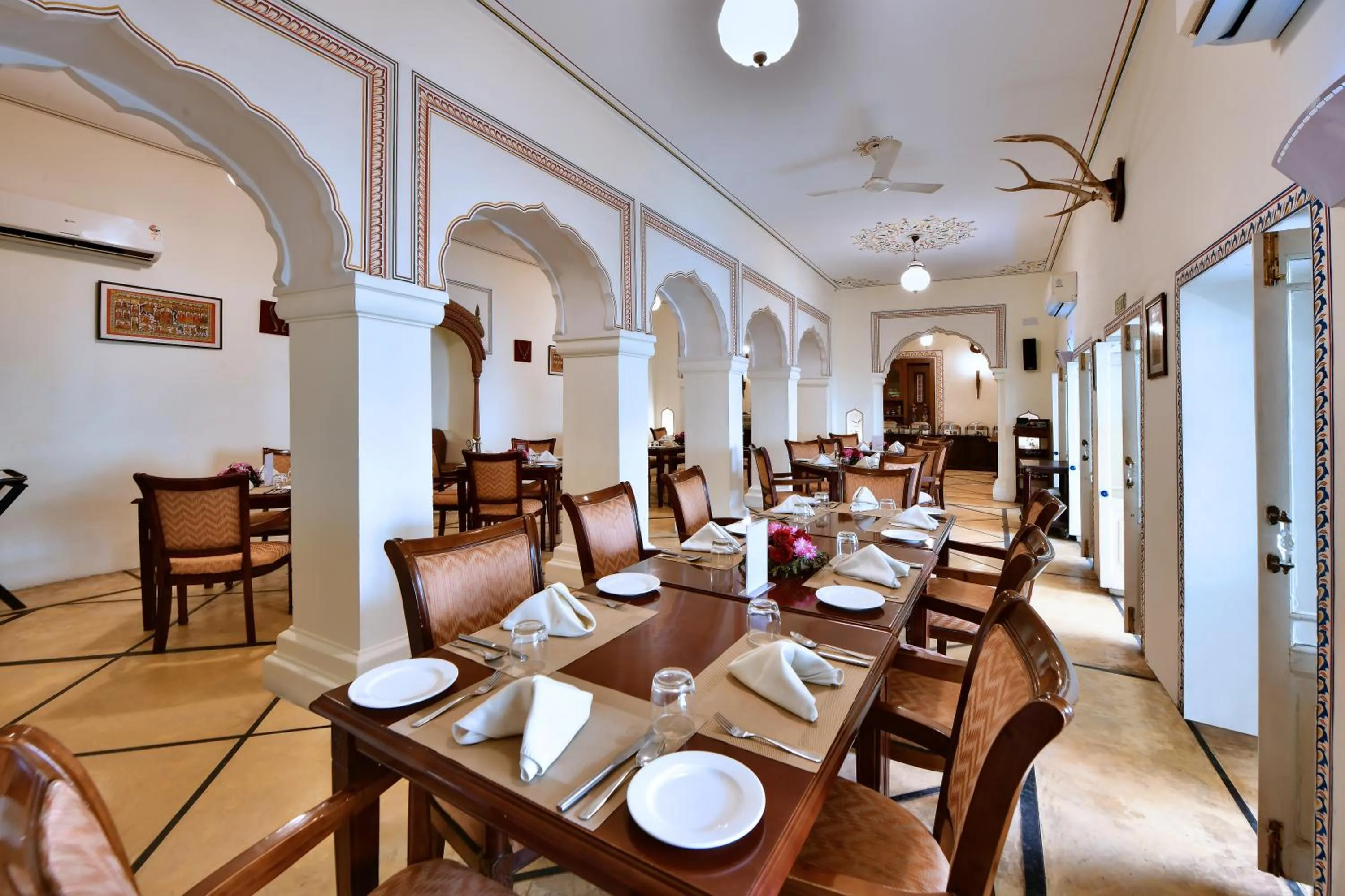 Restaurant/places to eat in WelcomHeritage Ramgarh