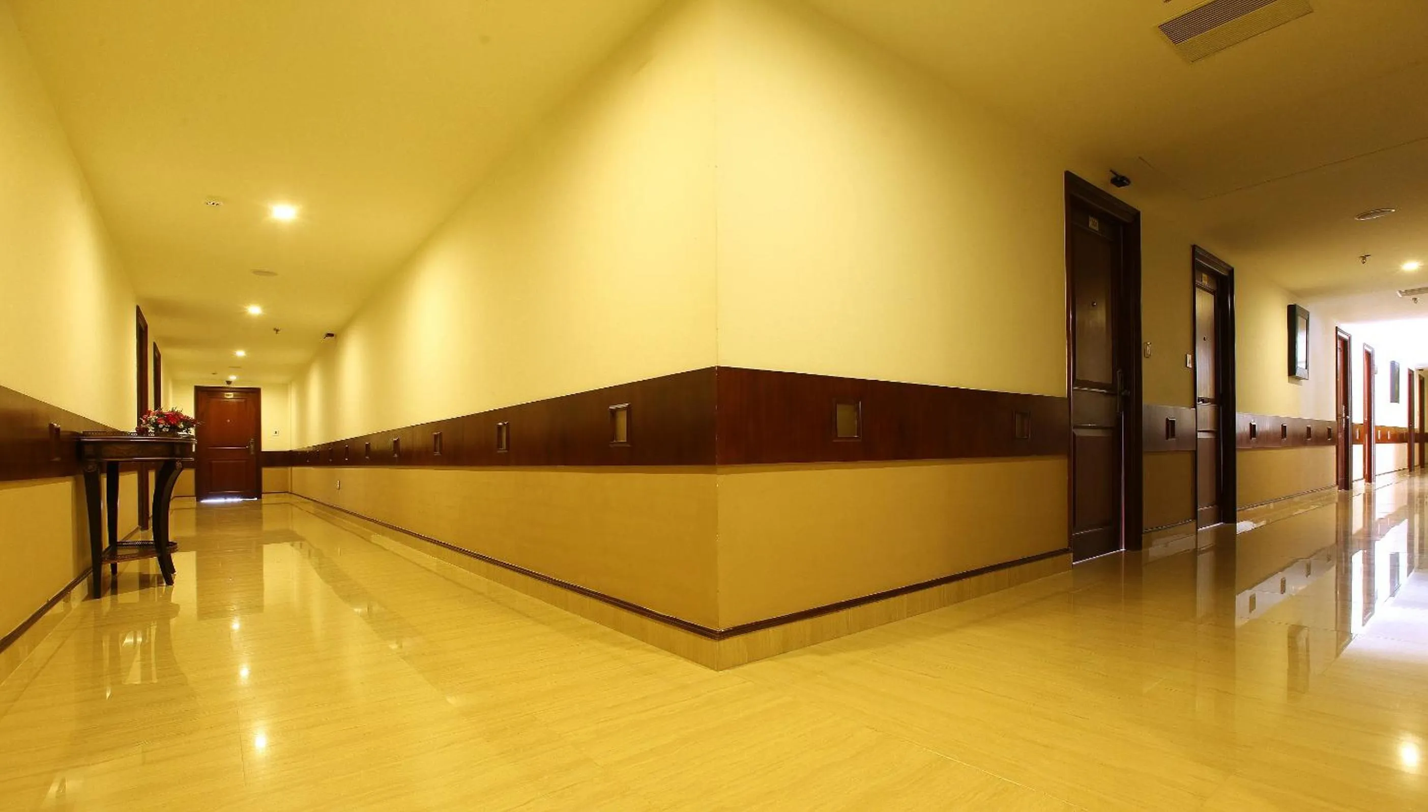 Area and facilities in Lake Palace Trivandrum