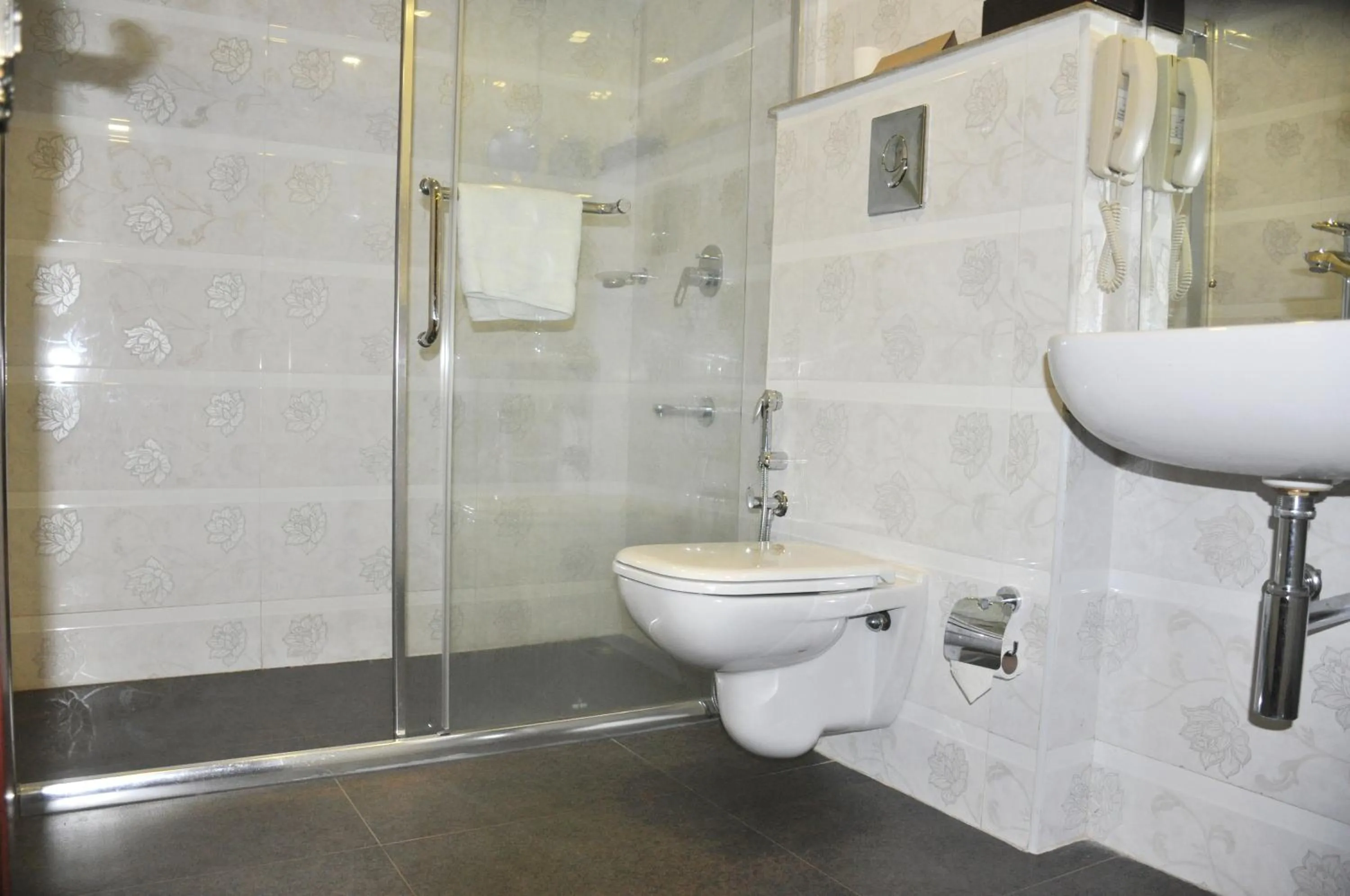 Bathroom in Lake Palace Trivandrum