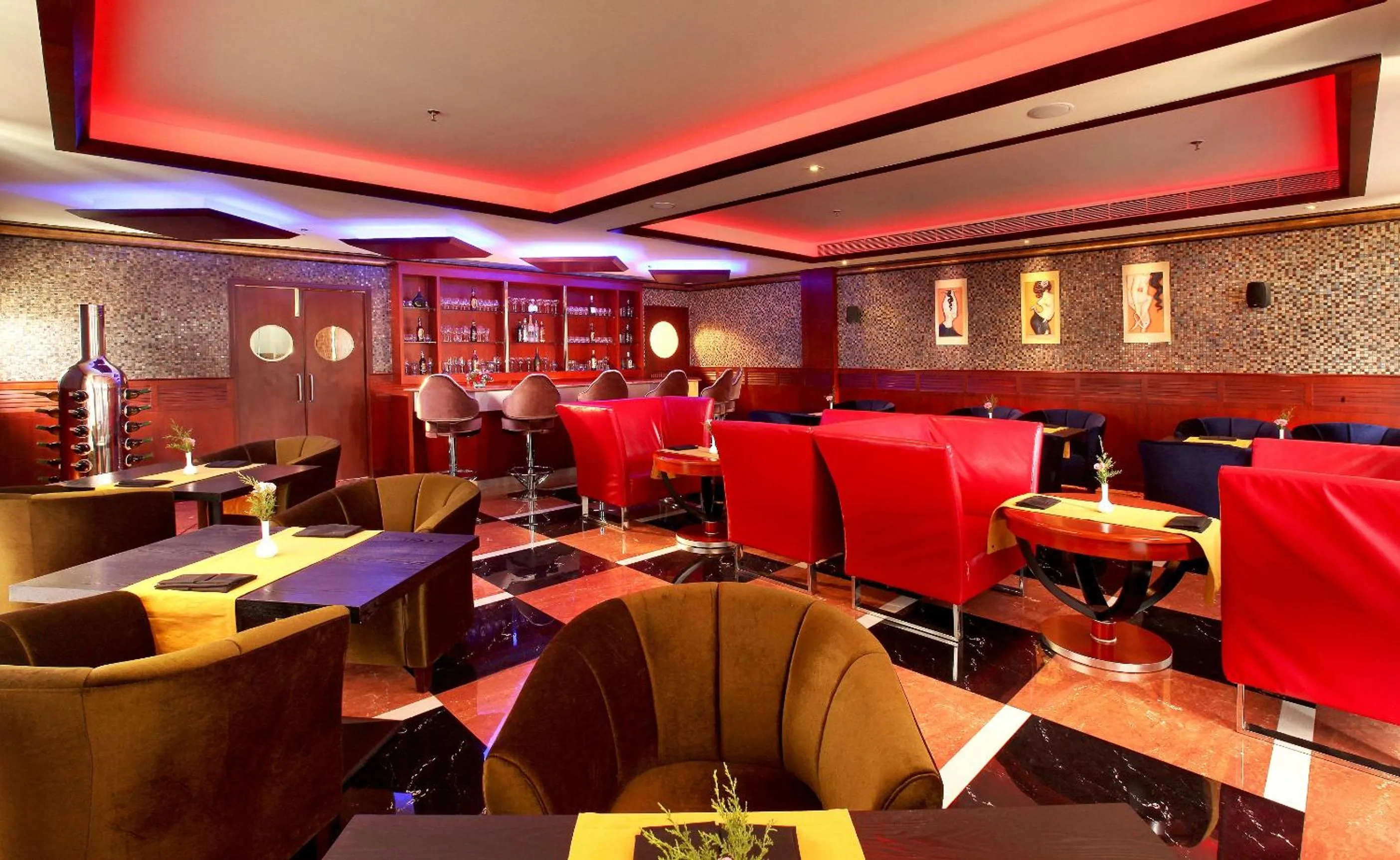 Alcoholic drinks in Lake Palace Trivandrum