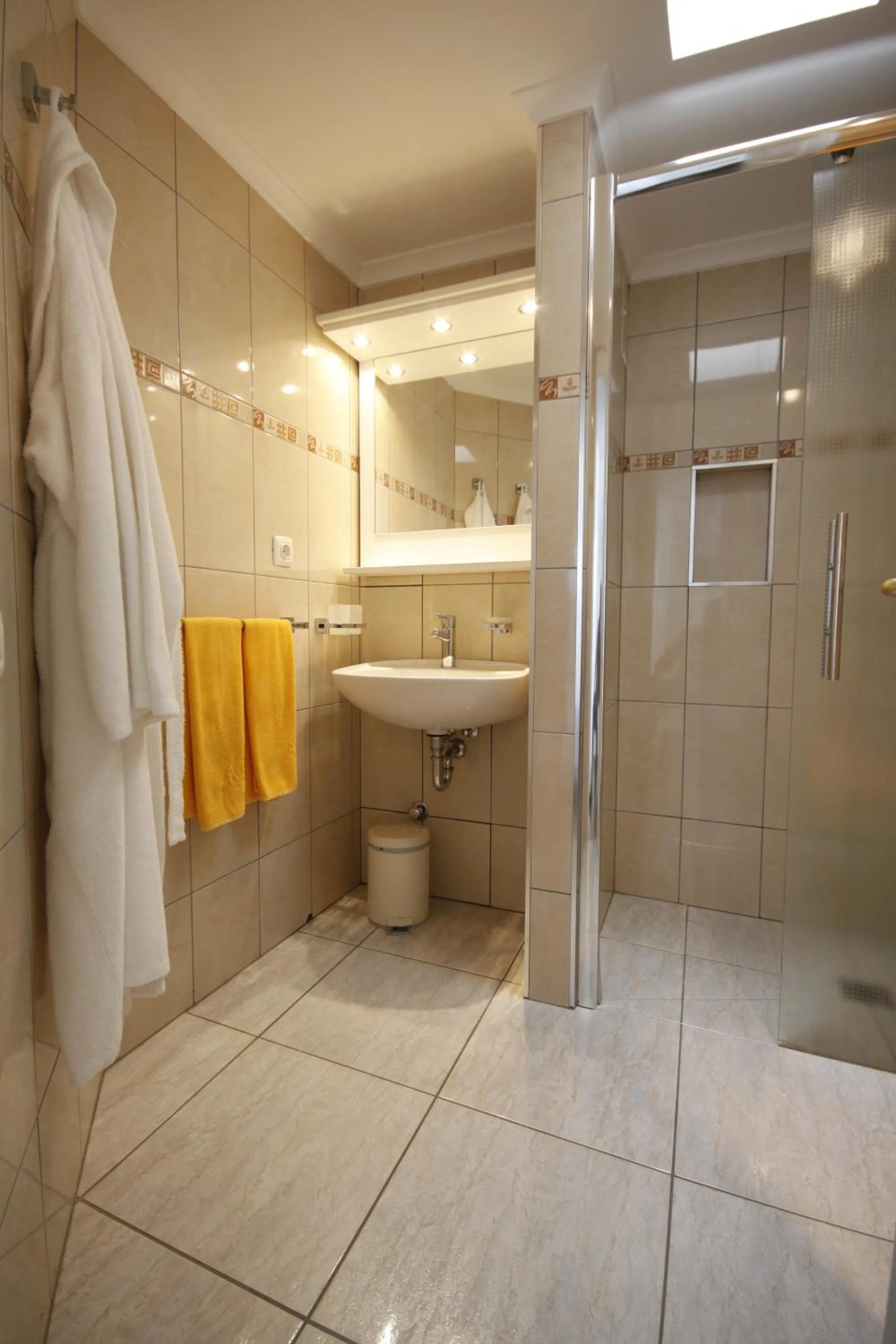 Photo of the whole room in Atlantic Beach Club