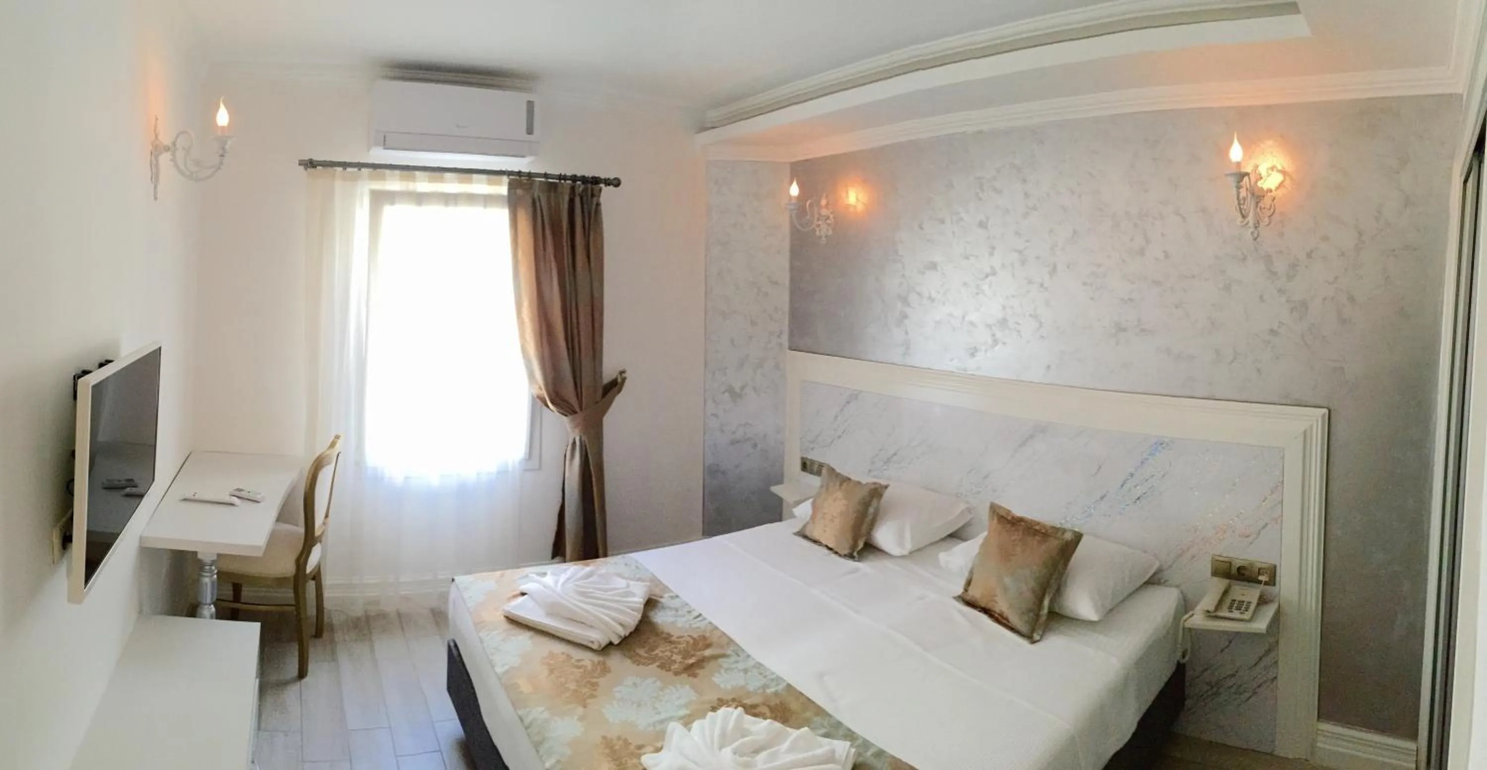 Day in Olivias Group Hotel