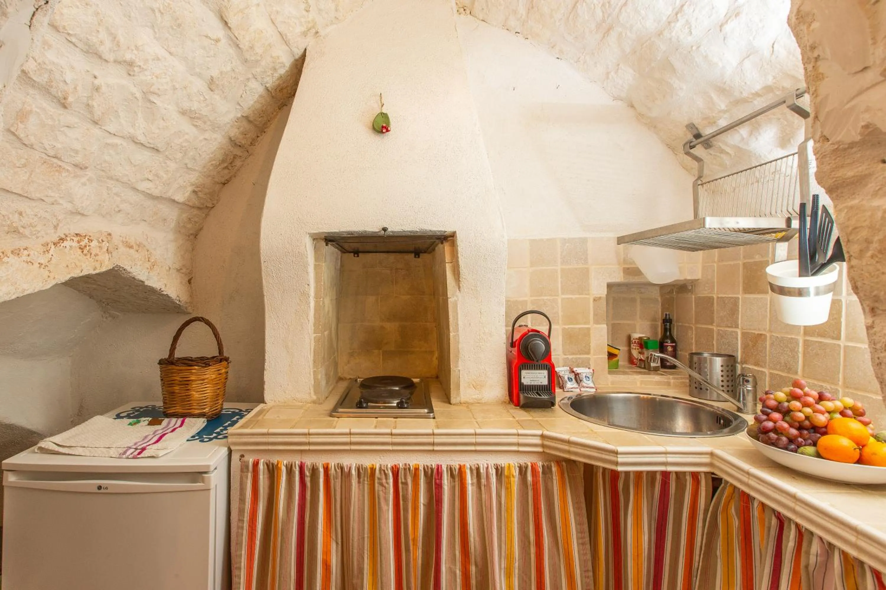 Lovely Stone House In Ostuni