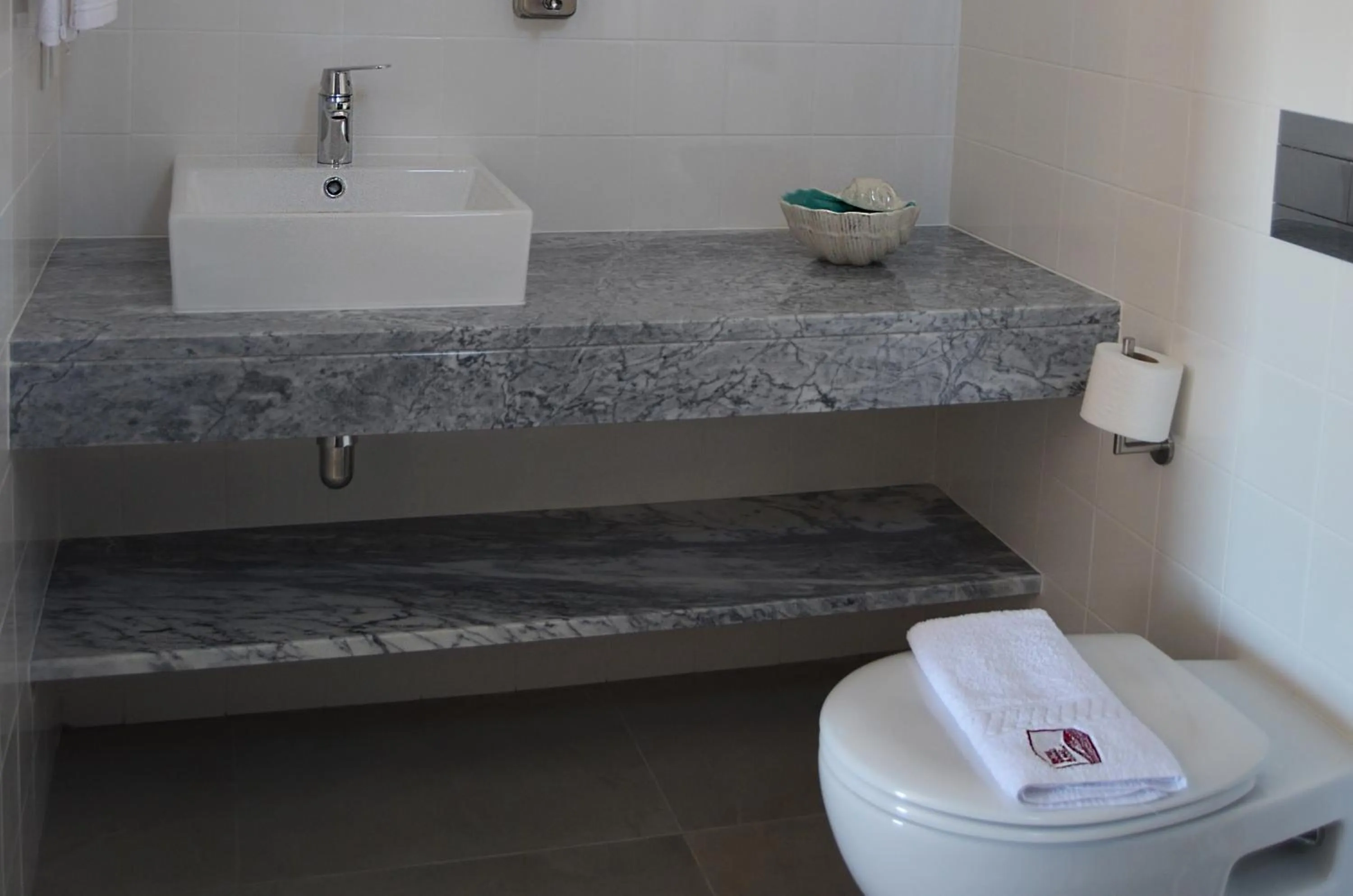 Bathroom in Entre Vinhas & Mar