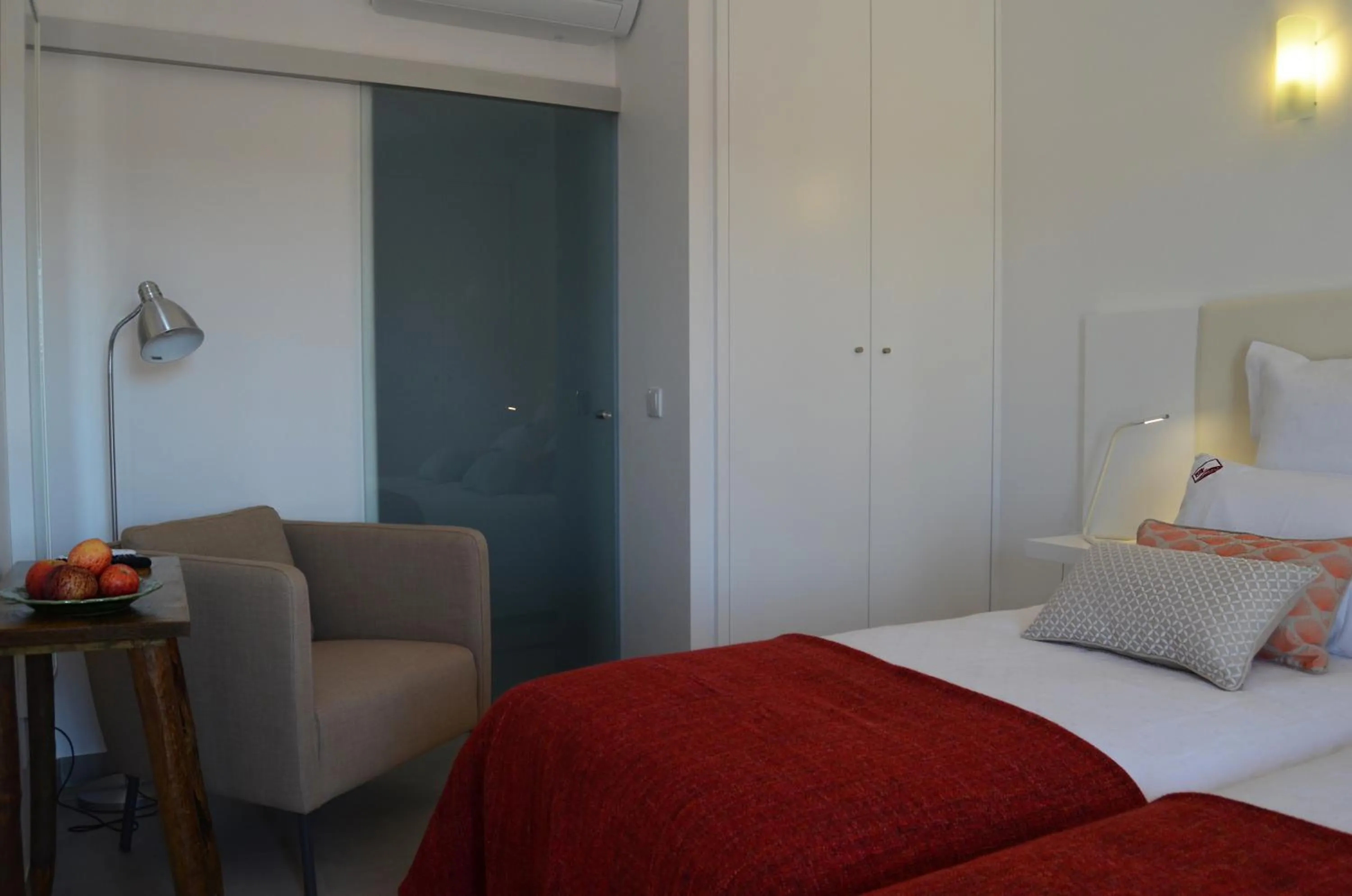 Photo of the whole room, Bed in Entre Vinhas & Mar