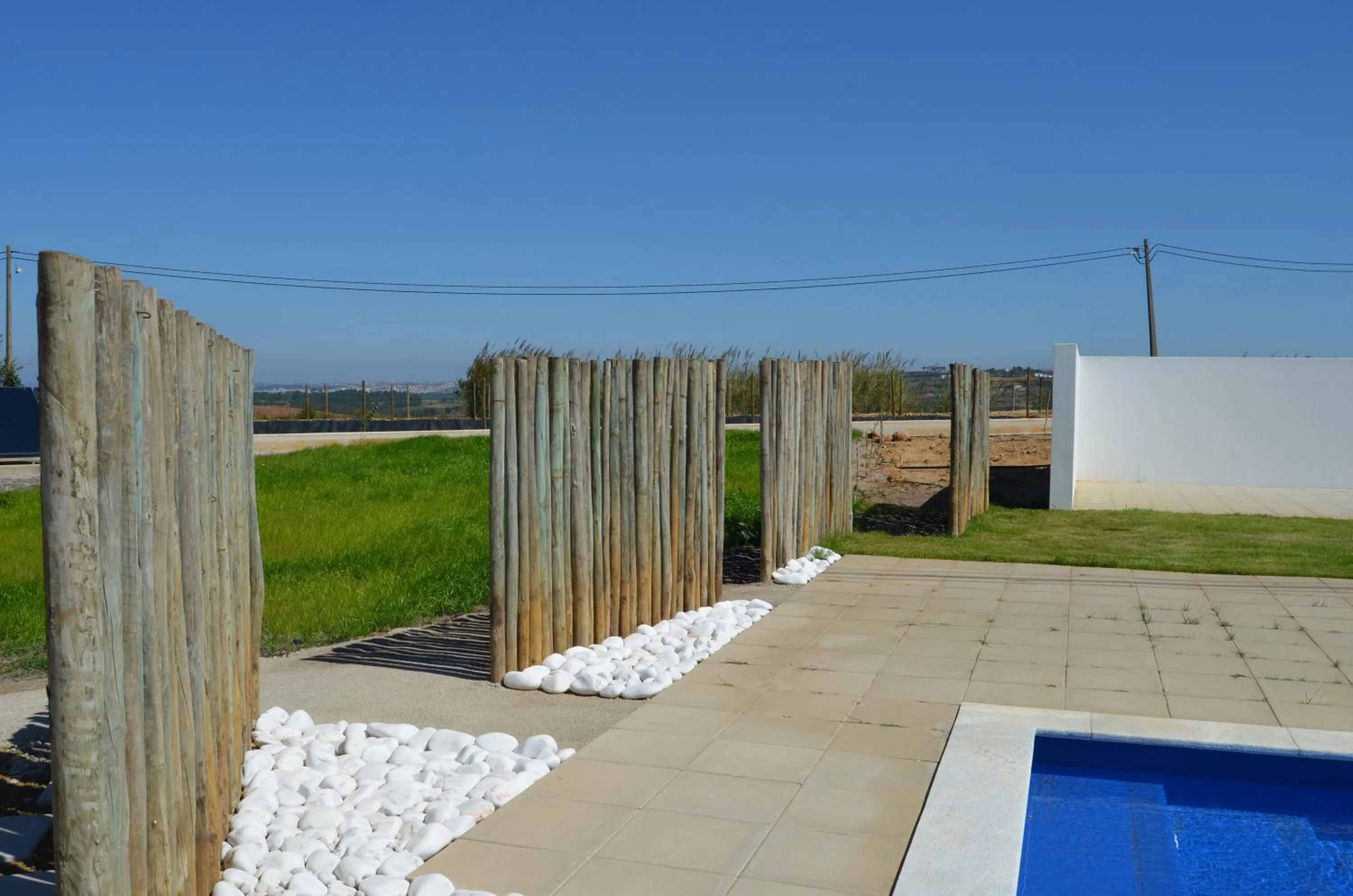 Pool view in Entre Vinhas & Mar