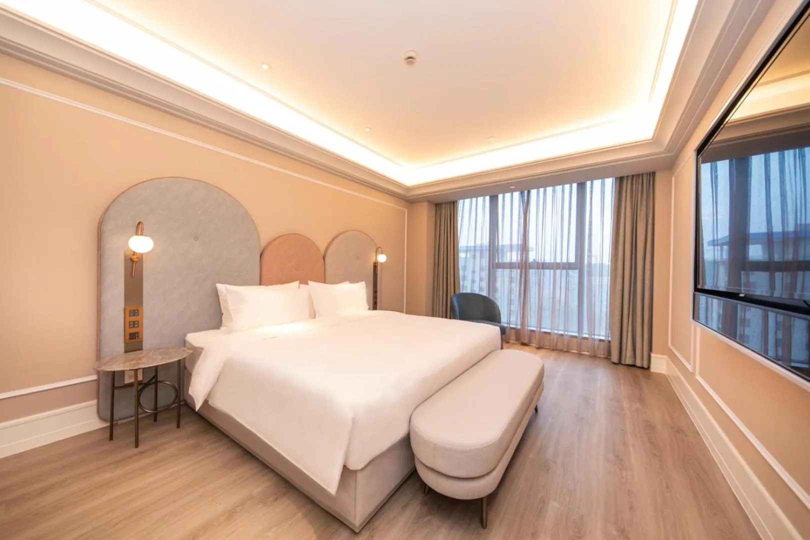 Photo of the whole room, Bed in Mercure Xinyang East Railway Station