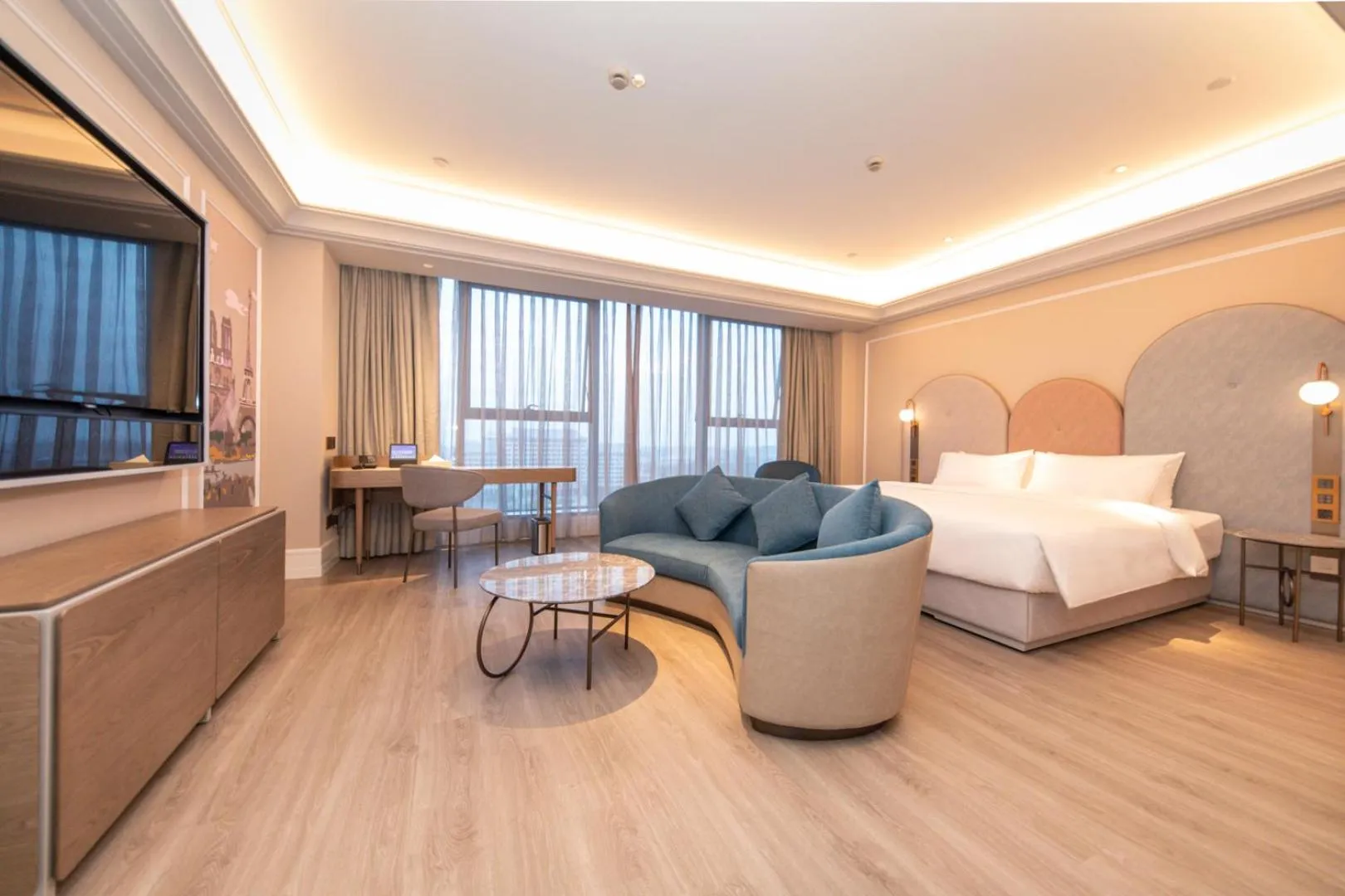 Living room, Bed in Mercure Xinyang East Railway Station