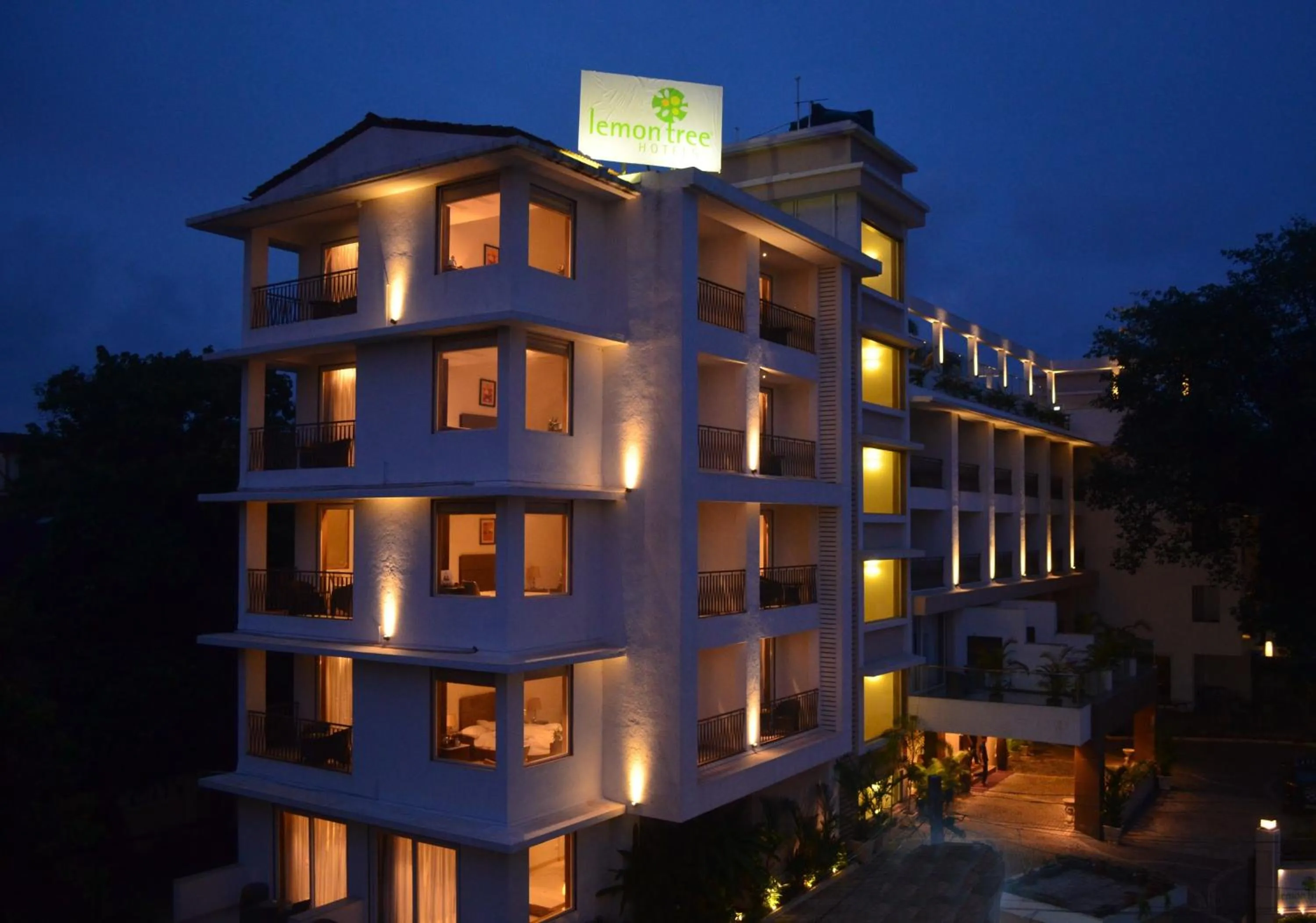 Property building in Lemon Tree Hotel Candolim