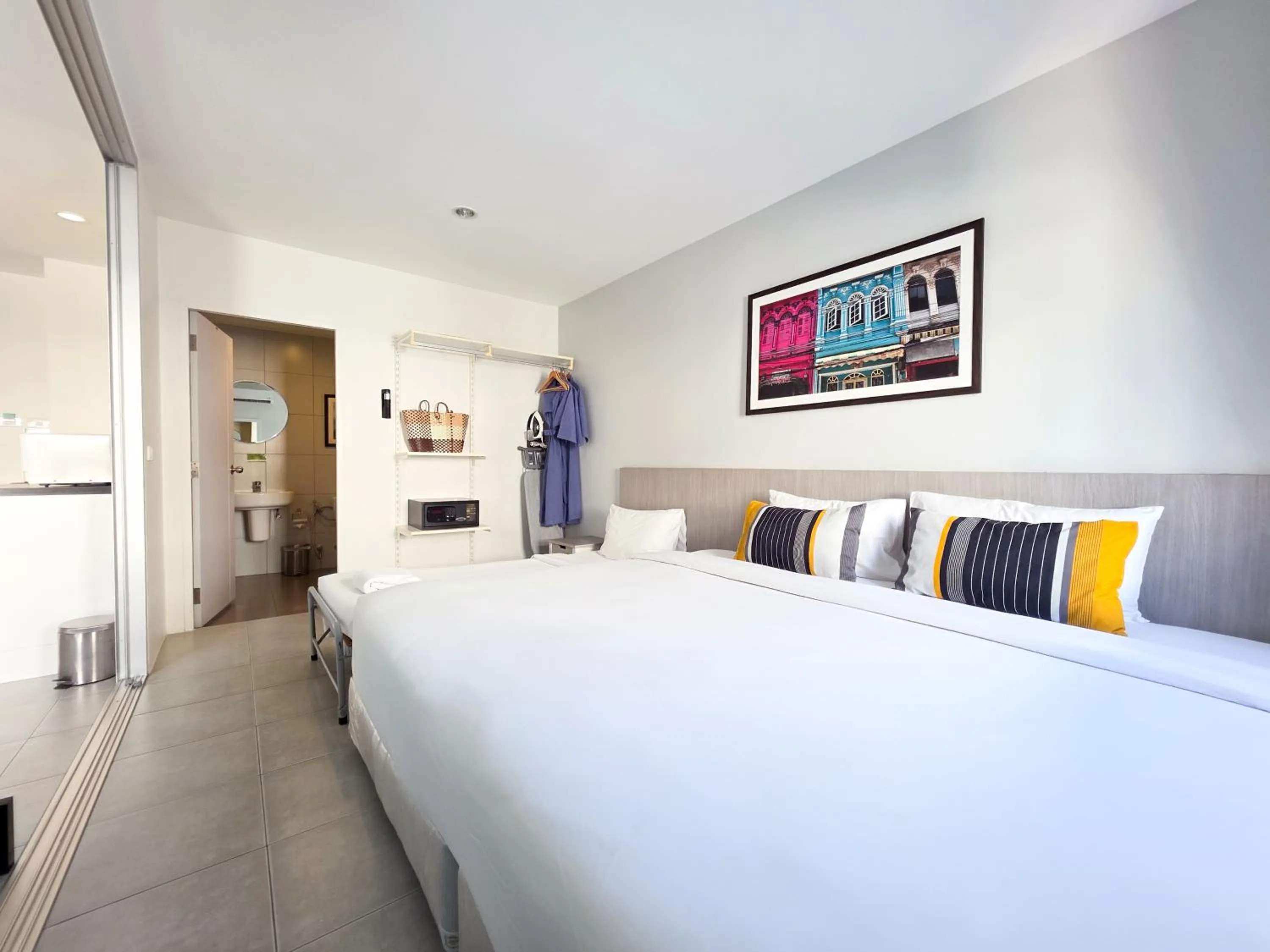 Photo of the whole room, Bed in Recenta Suite Phuket Suanluang