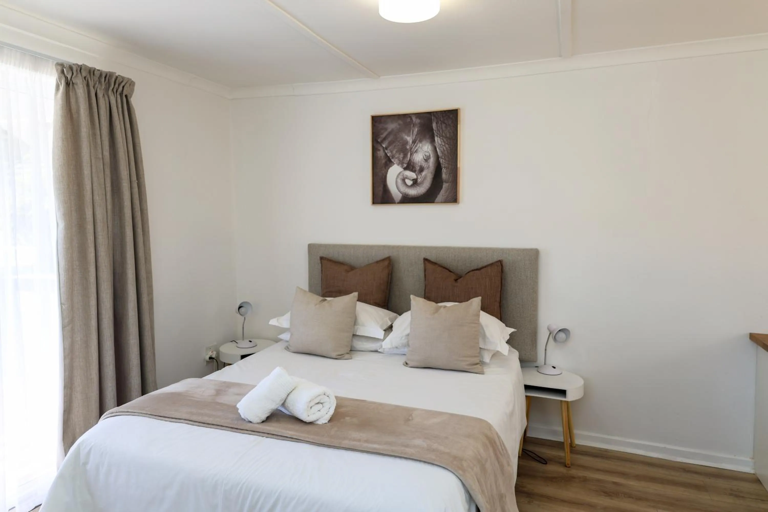 Bed in George Lodge International