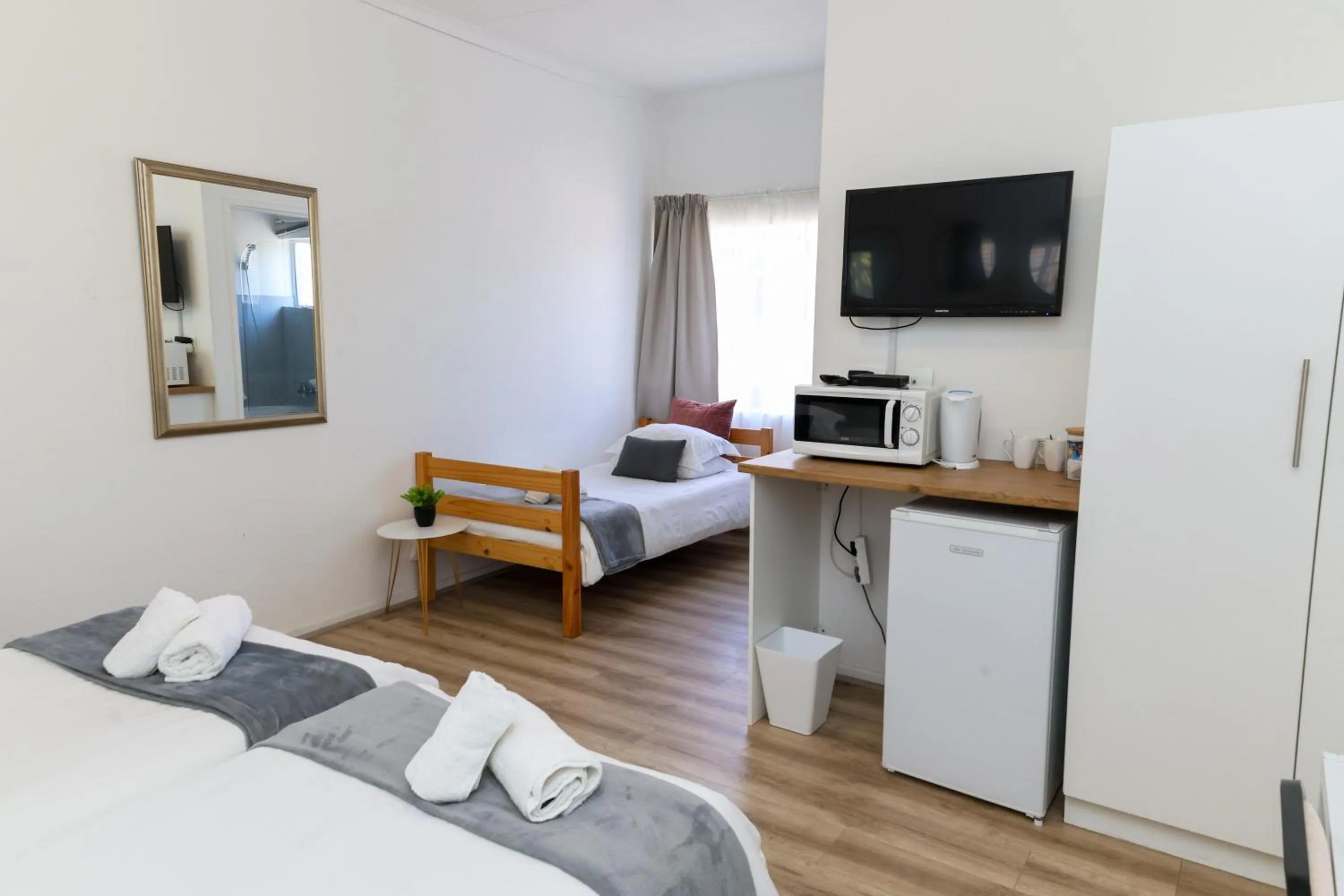 Bed in George Lodge International