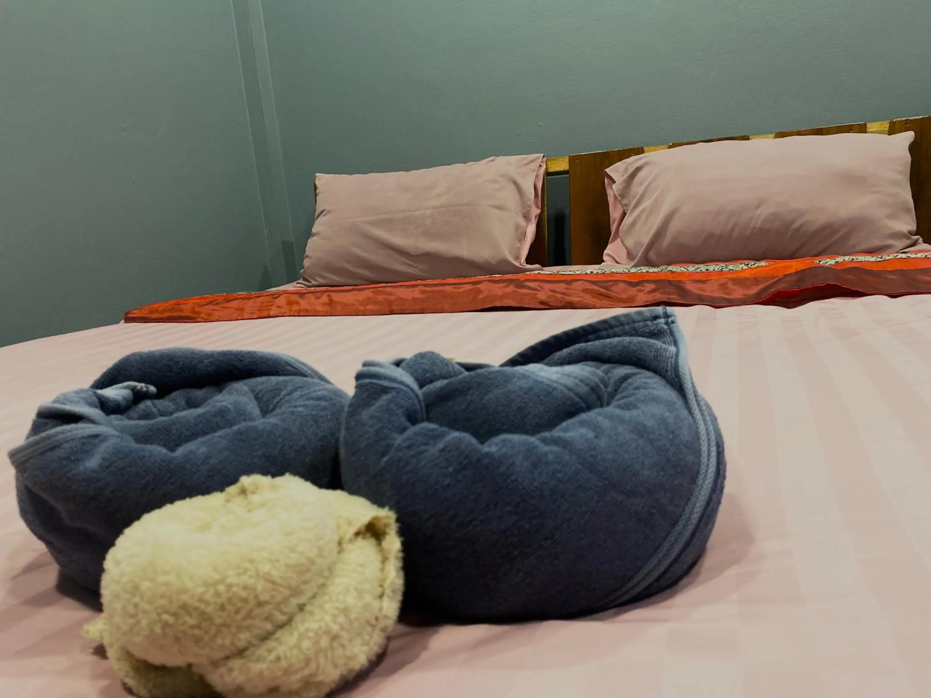 Bed in Nadia Resort Kohjum