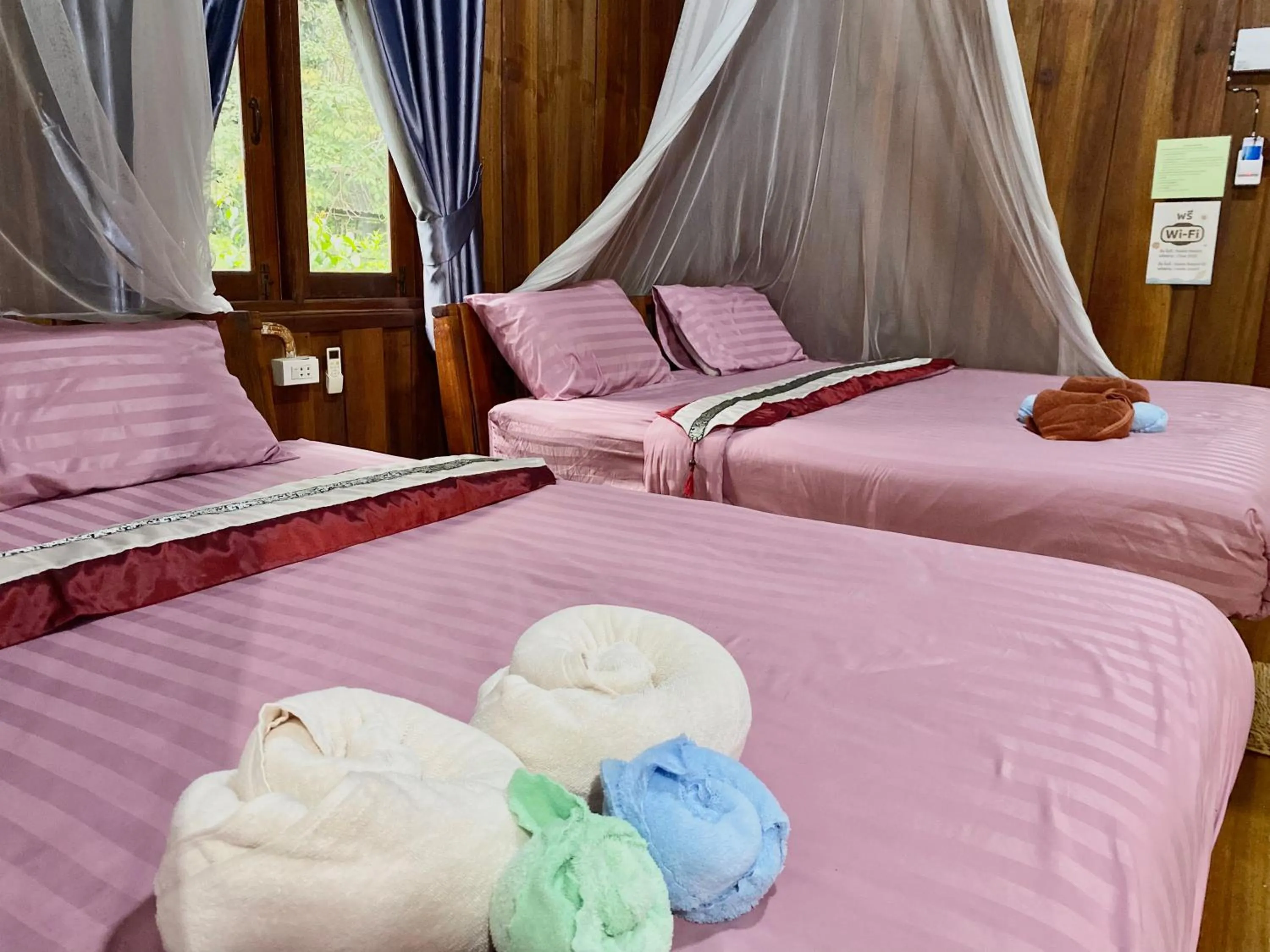 Bed in Nadia Resort Kohjum