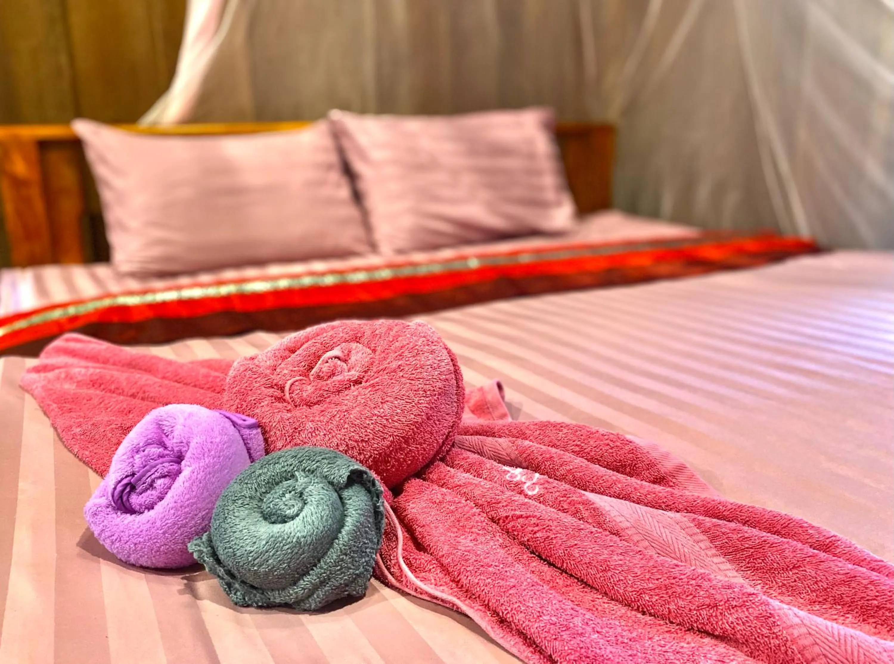 Bed in Nadia Resort Kohjum