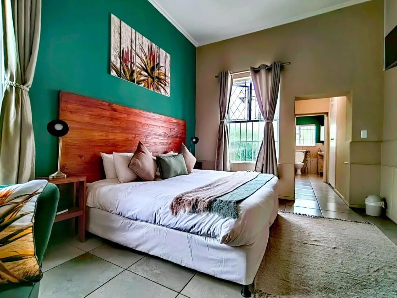 Bedroom, Bed in Albertinia Hotel