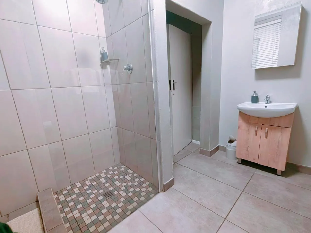 Bathroom in Albertinia Hotel