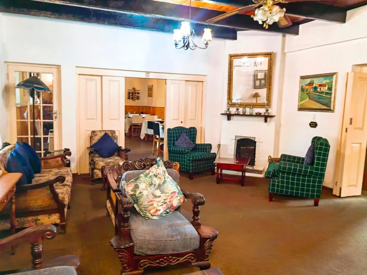 Restaurant/places to eat in Albertinia Hotel