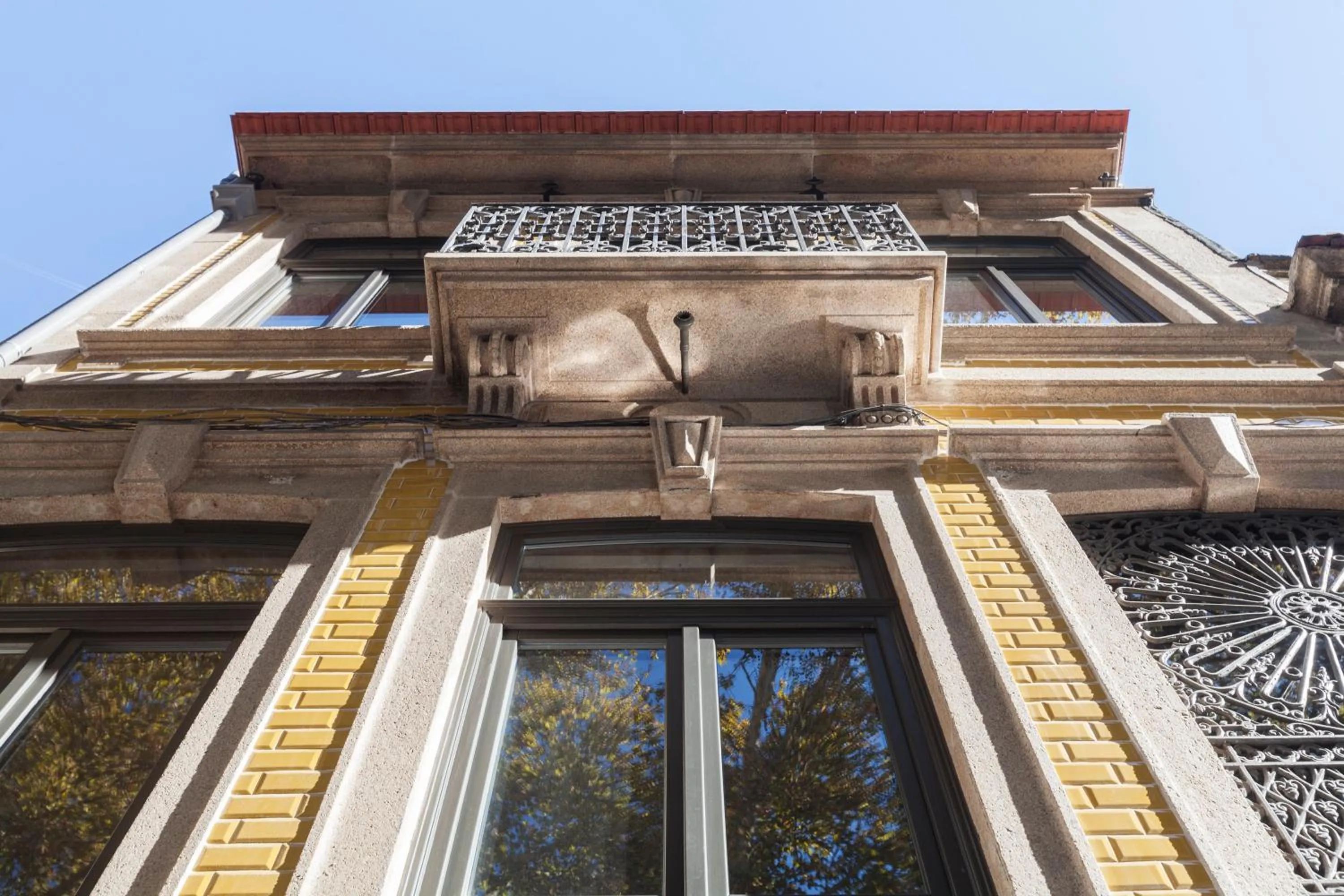 Facade/entrance in BO - Marquês Apartments