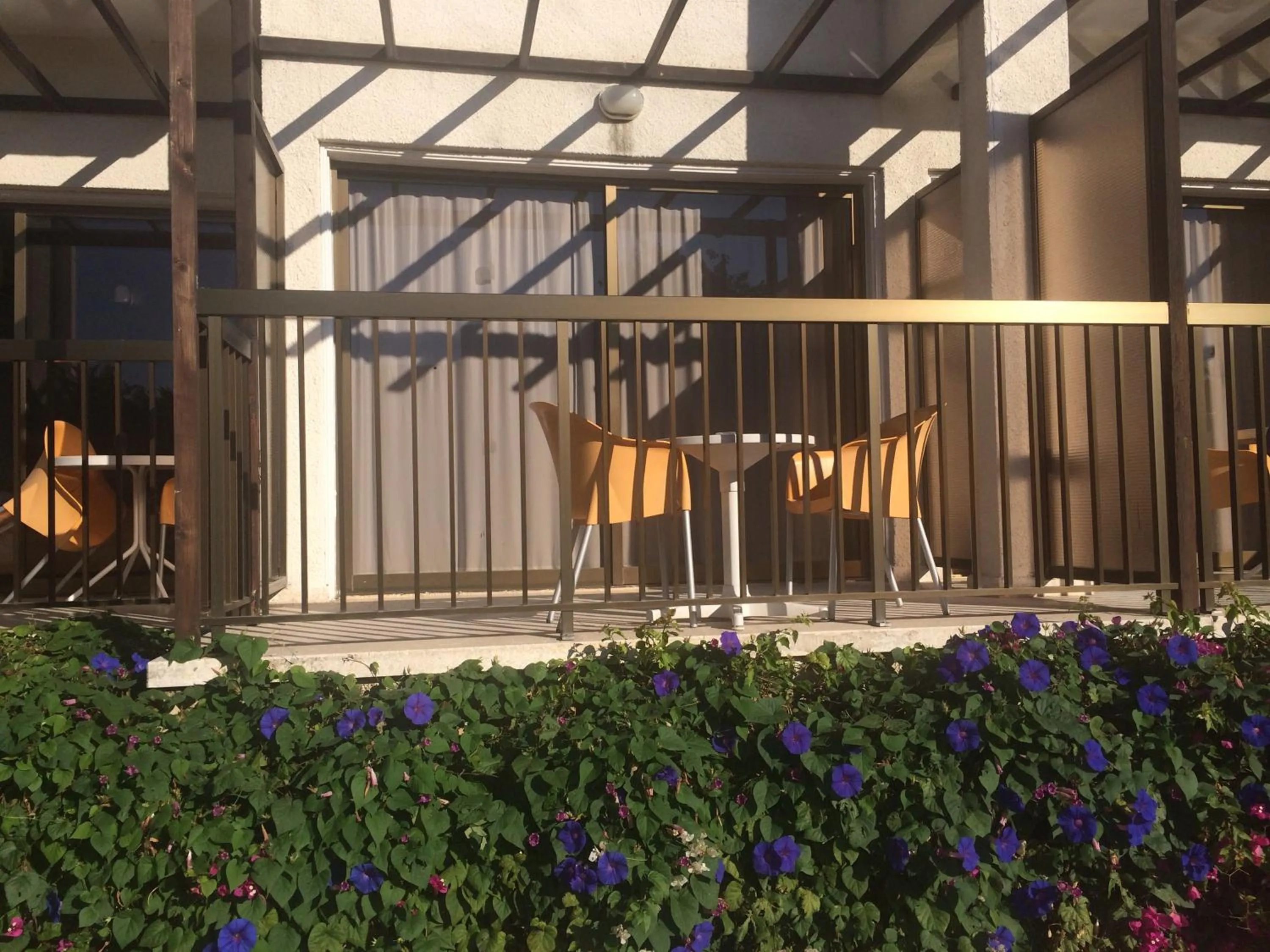 Property building in Kings Annex