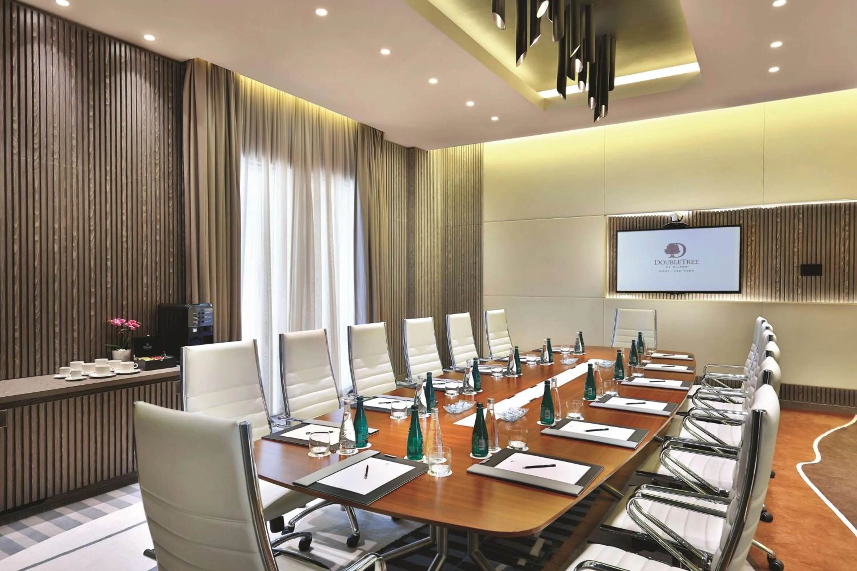 Meeting/conference room in DoubleTree by Hilton Doha Old Town